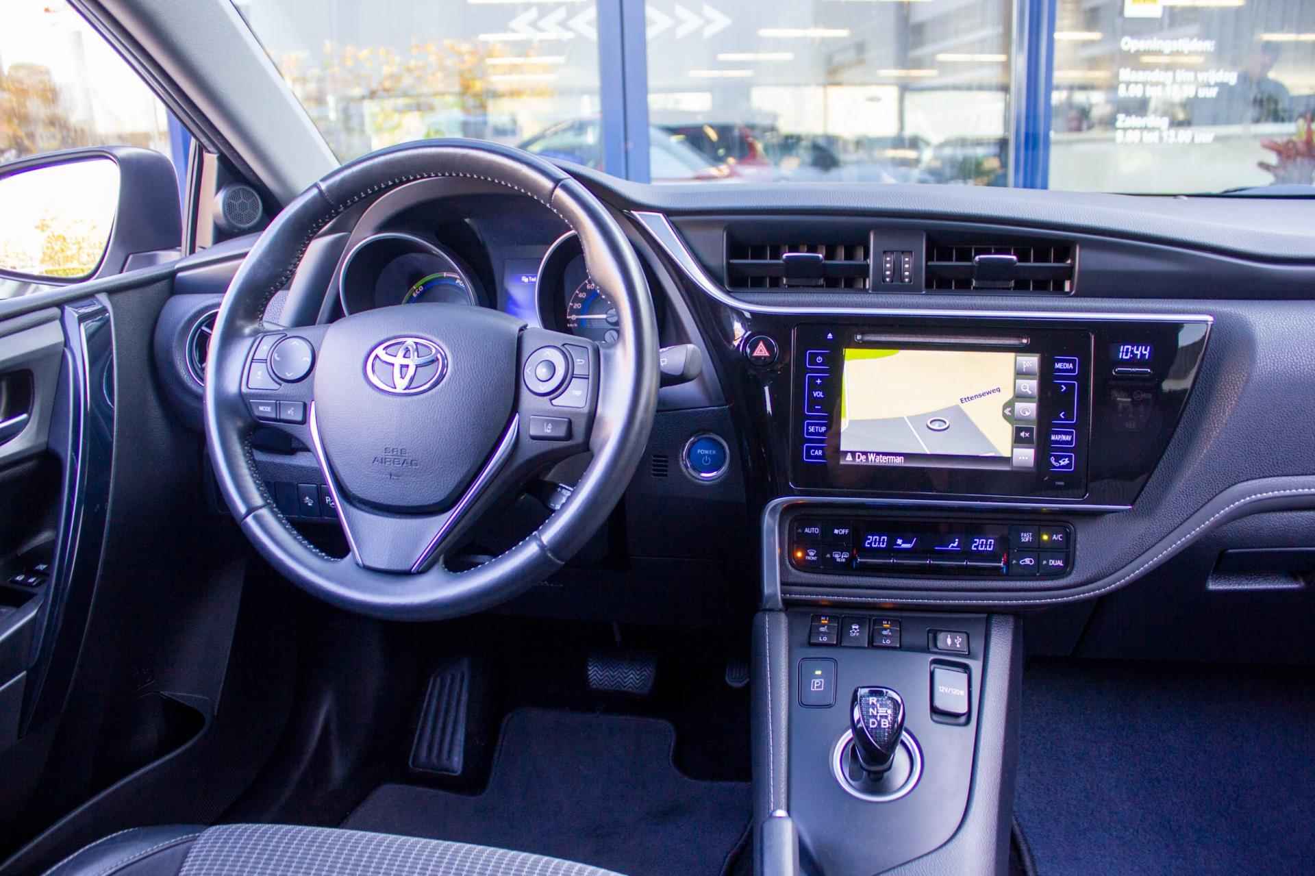 Toyota Auris Touring Sports 1.8 Hybrid Executive Go | Prijs rijklaar incl. 12 mnd garantie | Navi Pdc+camera Stoelverwarming - 34/55