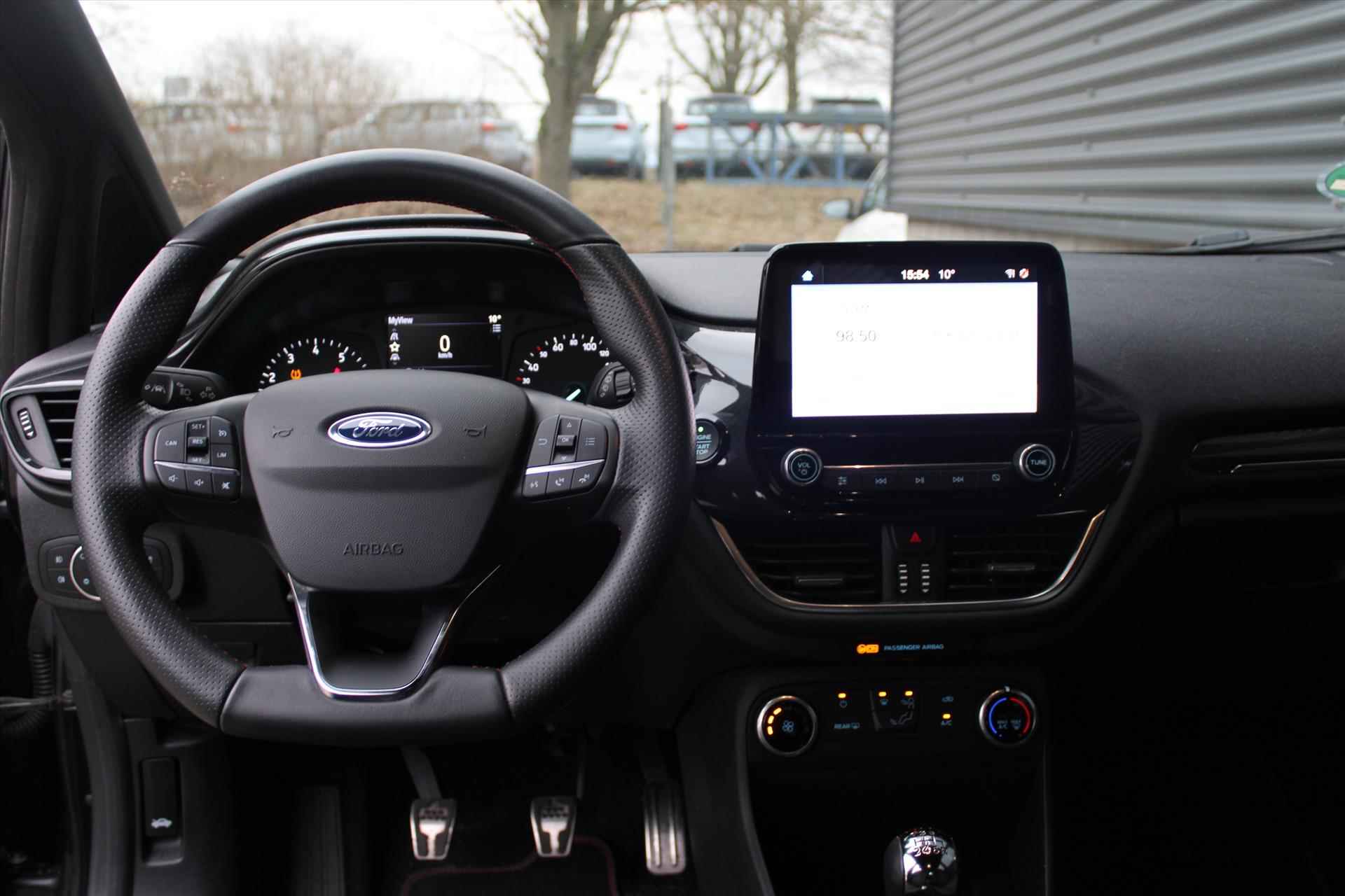 FORD Fiesta EcoBoost 100pk 5dr ST-Line I Cruise Control I Apple Carplay/Android Auto - 8/17