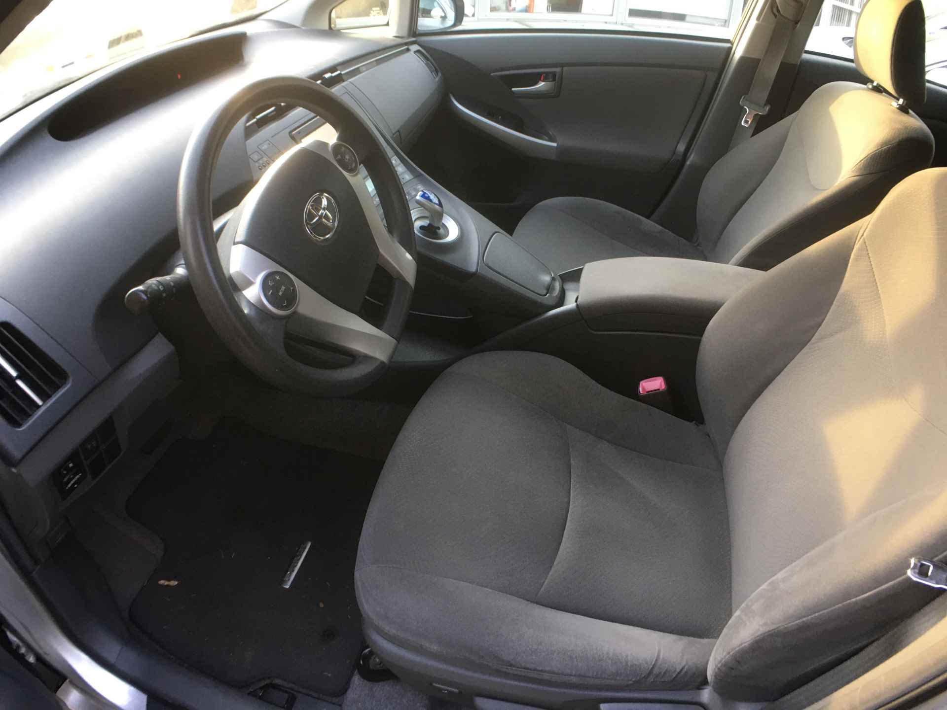 Toyota Prius 1.8 Comfort Navigatie, cruise control, trekhaak - 12/33