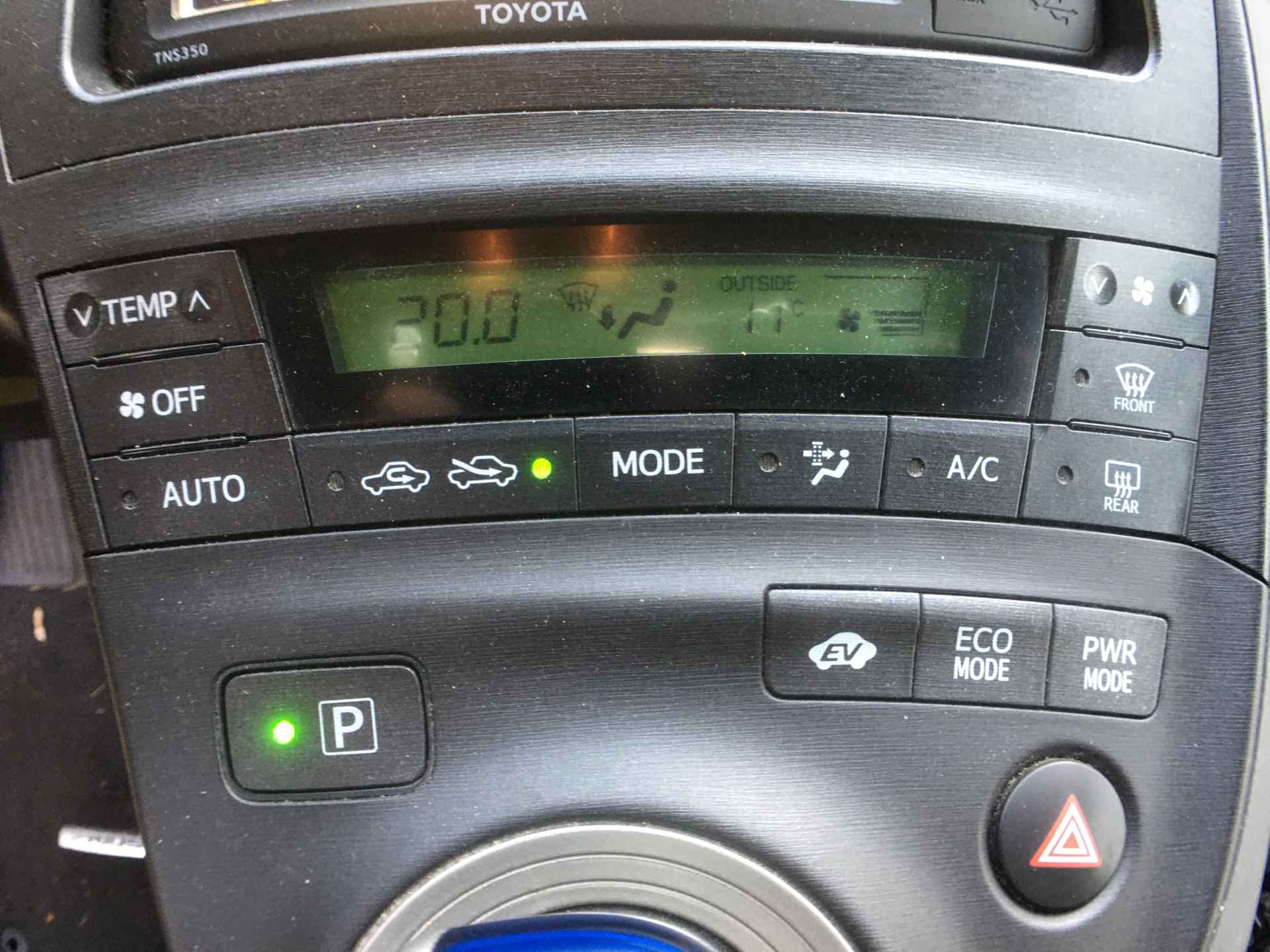 Toyota Prius 1.8 Comfort Navigatie, cruise control, trekhaak - 16/33