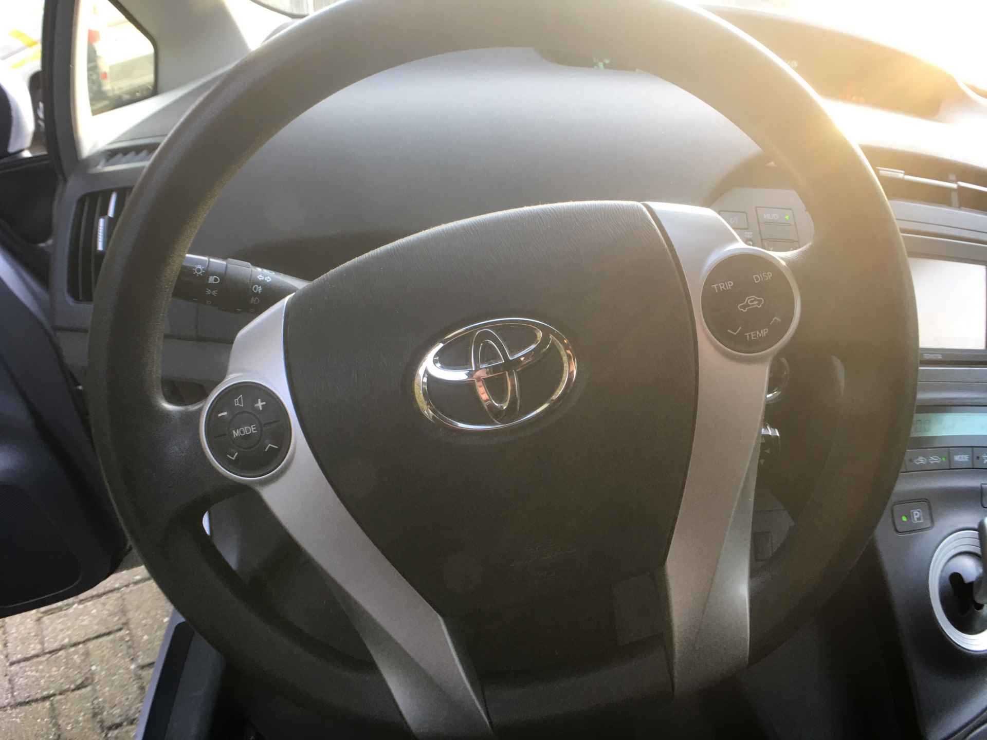 Toyota Prius 1.8 Comfort Navigatie, cruise control, trekhaak - 21/33