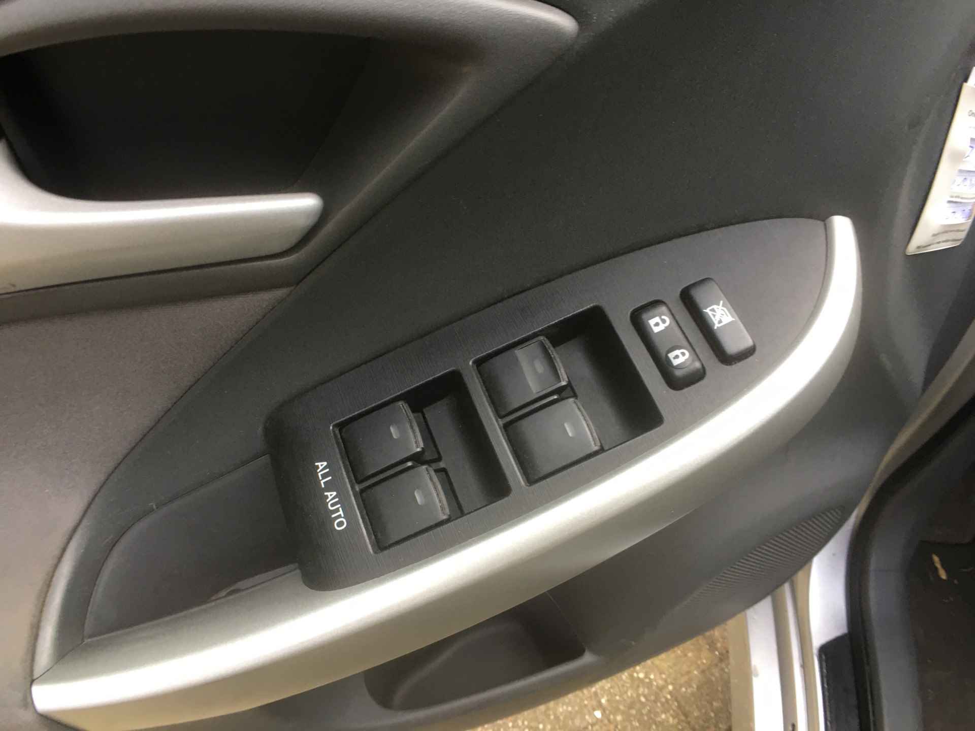Toyota Prius 1.8 Comfort Navigatie, cruise control, trekhaak - 31/33