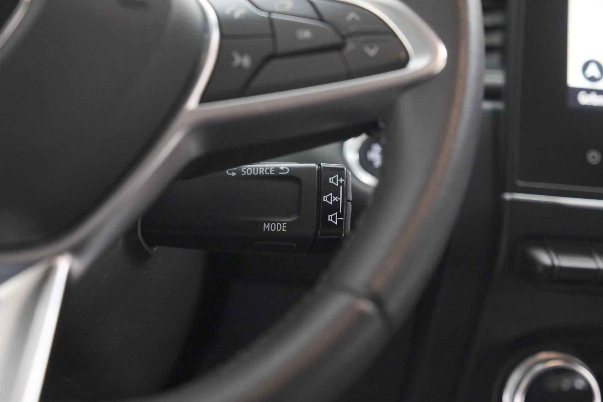 Renault Captur TCe 90 Techno | Camera | Apple Carplay | Navigatie | Parkeersensoren - 39/81