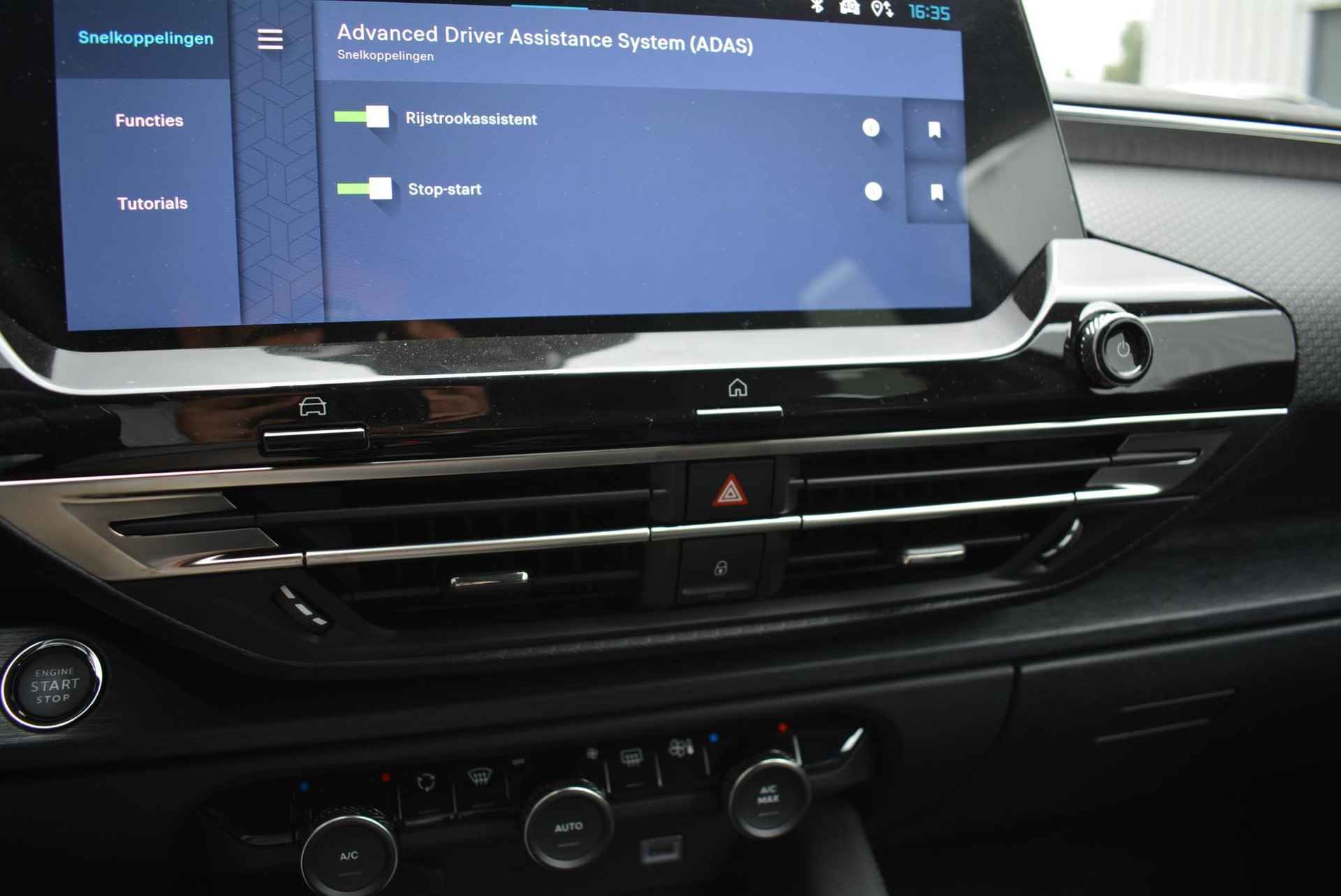 Citroen C5 X 130pk Automaat Business Plus | Leder | Navigatie | Apple Carplay/Android Auto| Achteruitrijcamera | Voorruitverwarming | Stuurwielverwarming - 44/56