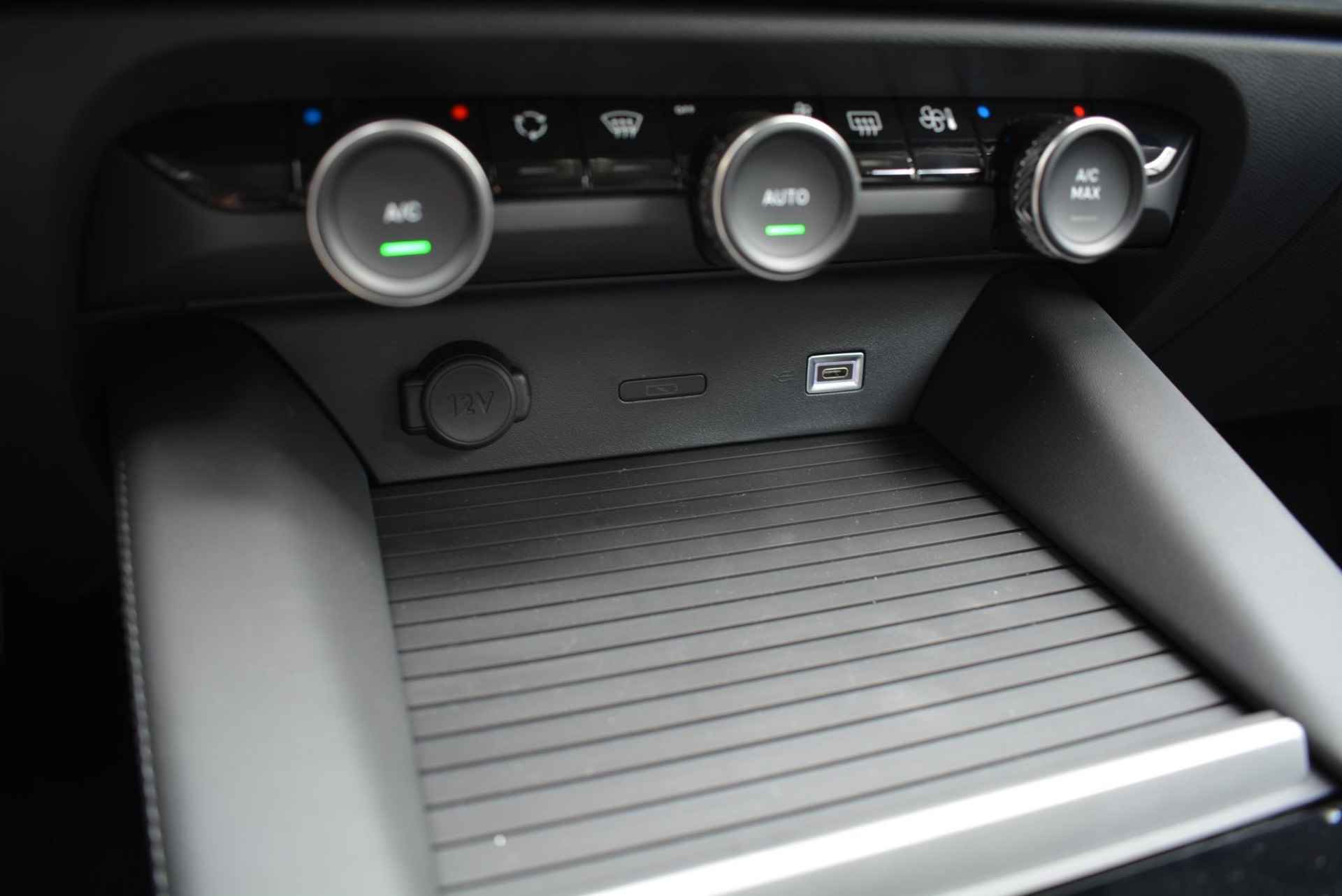 Citroen C5 X 130pk Automaat Business Plus | Leder | Navigatie | Apple Carplay/Android Auto| Achteruitrijcamera | Voorruitverwarming | Stuurwielverwarming - 46/56