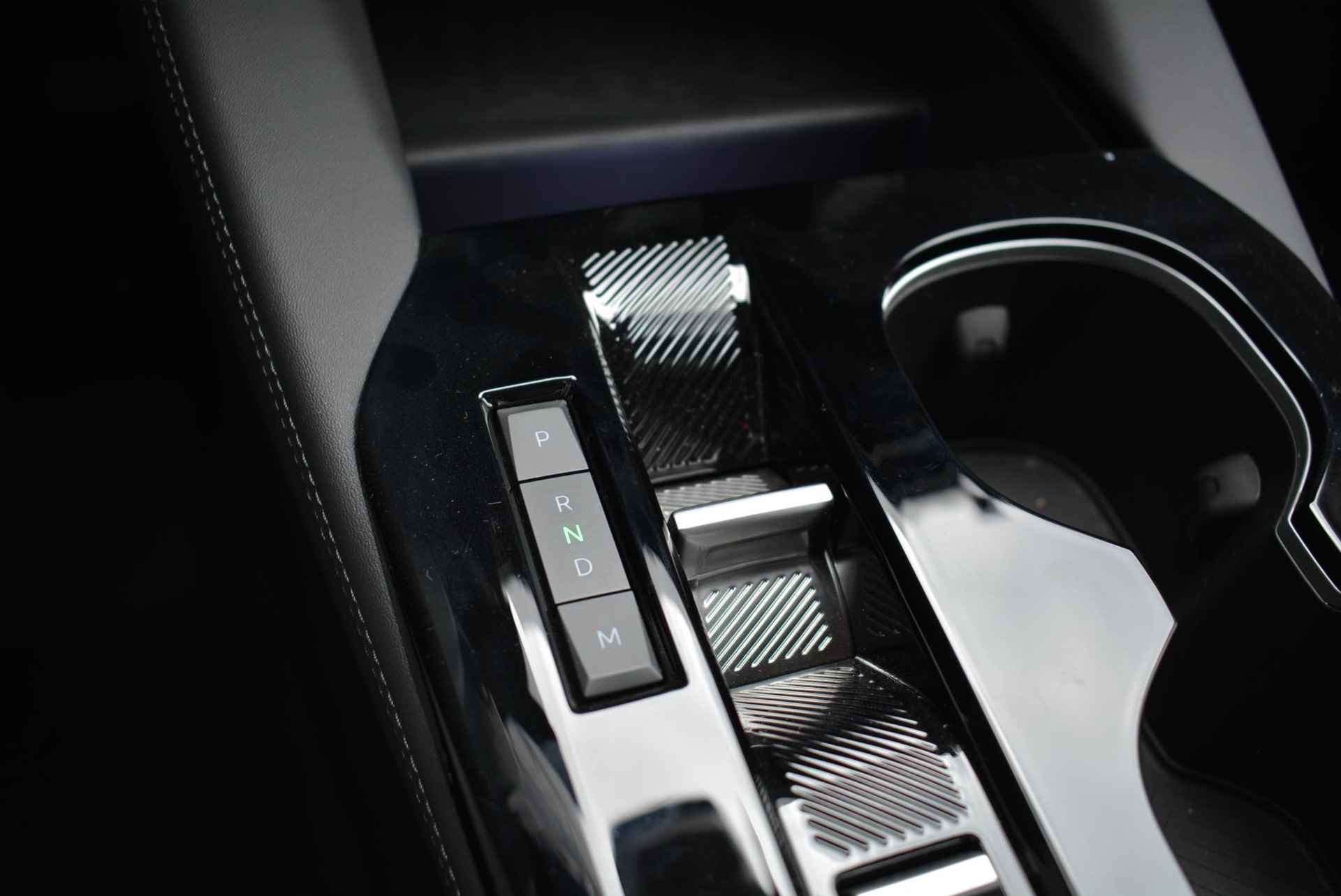 Citroen C5 X 130pk Automaat Business Plus | Leder | Navigatie | Apple Carplay/Android Auto| Achteruitrijcamera | Voorruitverwarming | Stuurwielverwarming - 49/56