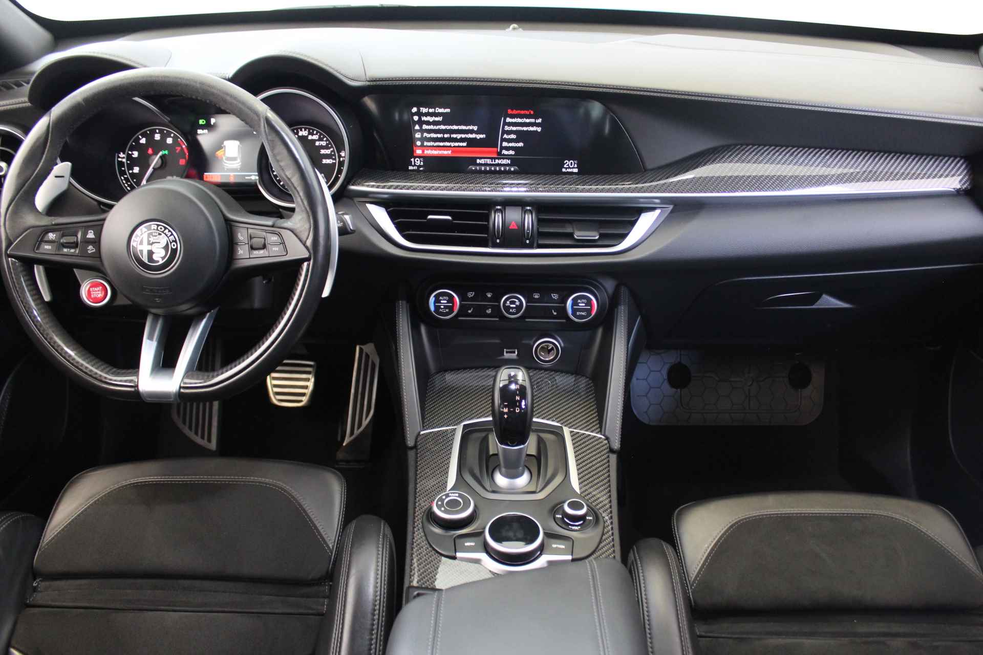 Alfa Romeo Stelvio 2.9 V6 510PK Quadrifoglio Q4 |Schuif/kantel Dak | Alcantara | Geheugen stoelen | Harman Kardon | Stoel / Stuur Verwarming - 4/61