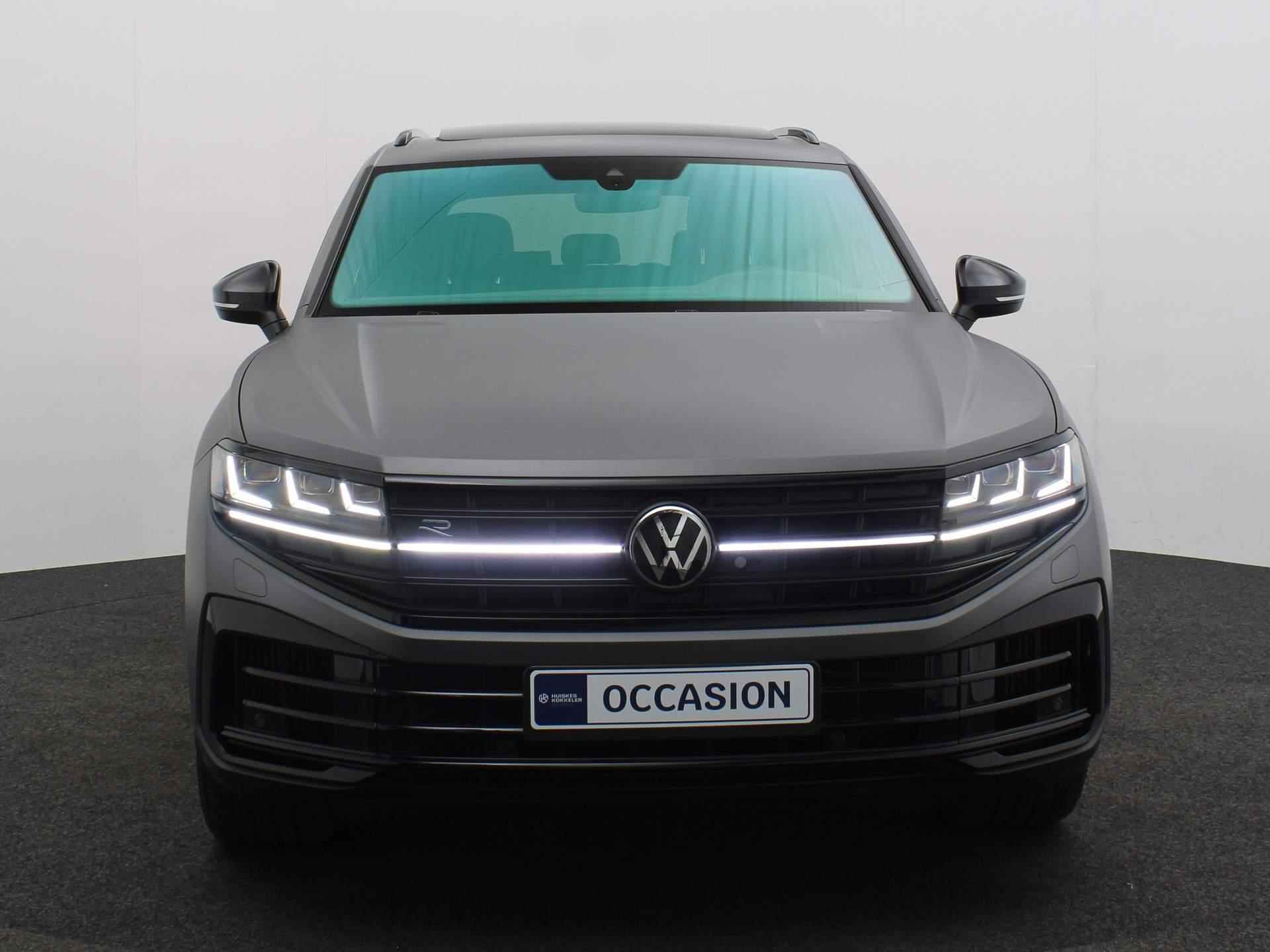 Volkswagen Touareg R 3.0 TSI eHybrid 462pk Tiptronic Trekhaak, Luchtvering, Panoramadak, Adaptive cruise control, Lederen bekleding, Head up display, DYN audio, Elektrische achterklep, Achteruitrijcamera - 9/42