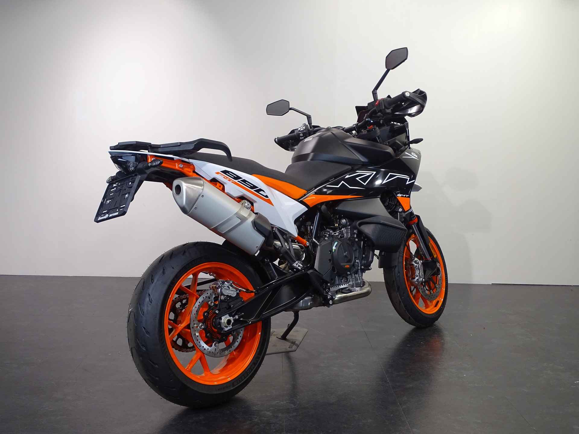 KTM 890 SMT - 9/10