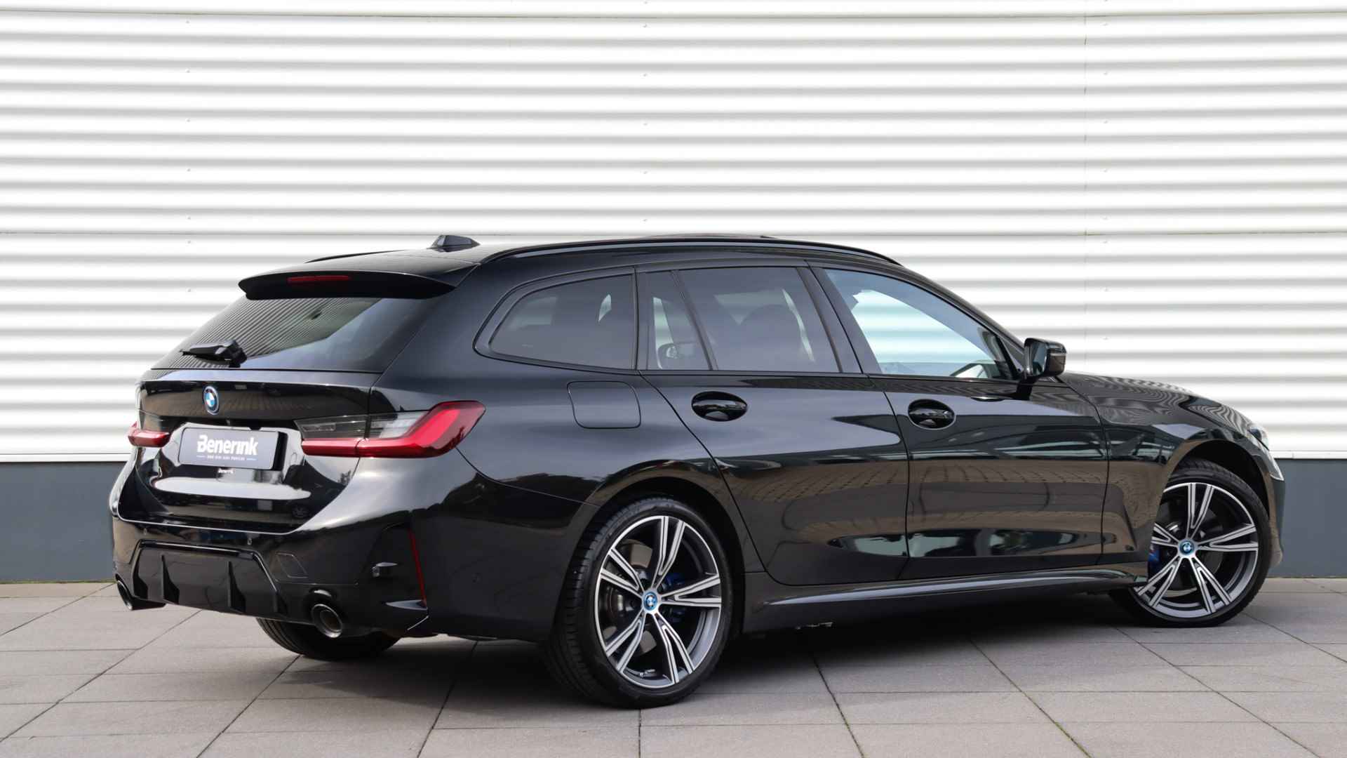 BMW 3 Serie Touring 330e M-Sport Pro | Panoramadak | Head-up | Comfort Access | Memory | Driving Assistant Professional - 3/36