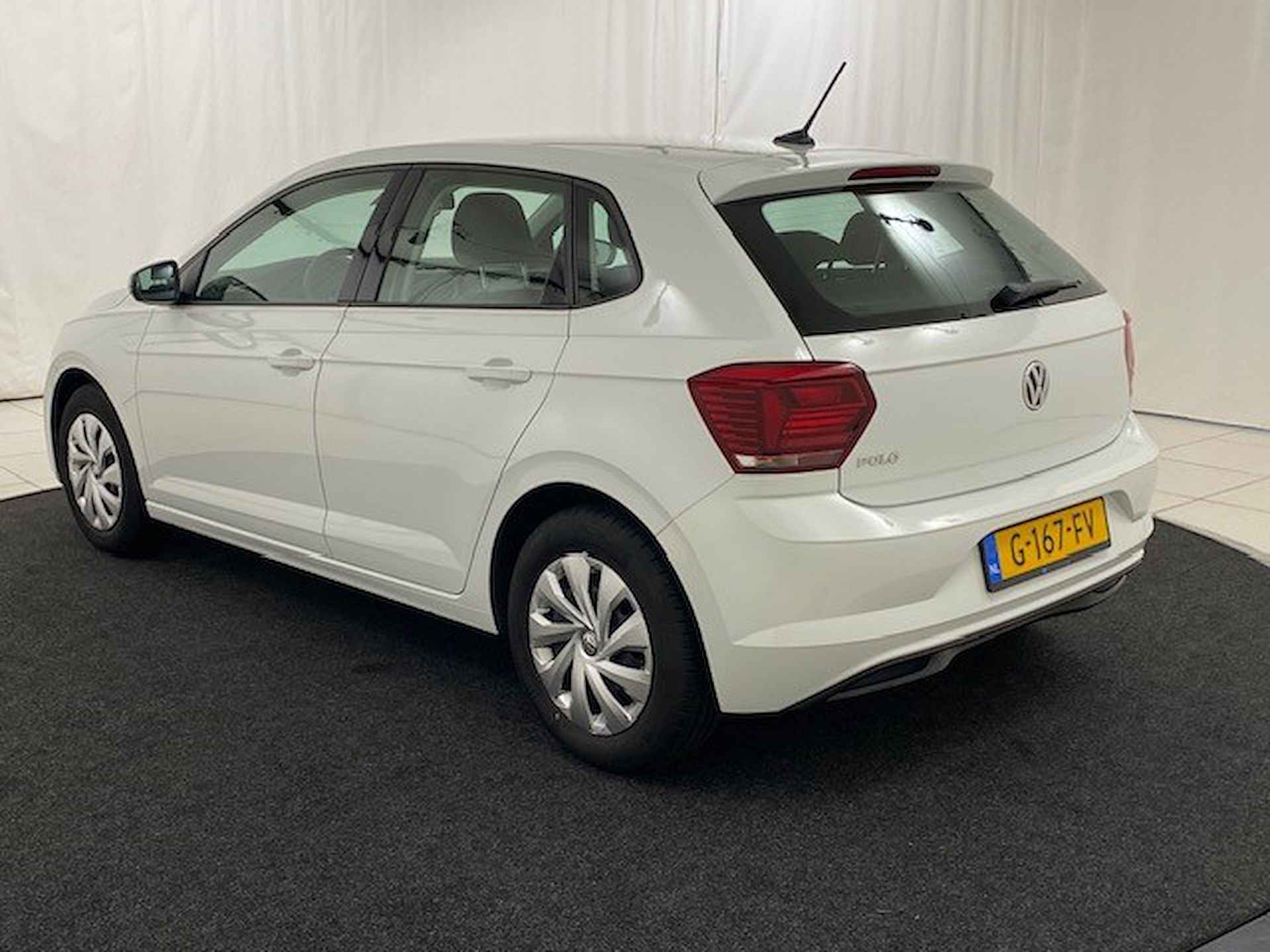 VOLKSWAGEN Polo 1.0 MPI 80pk Comfortline / Navigatie / Airconditioning  / Apple Carplay - Android Auto - 3/23