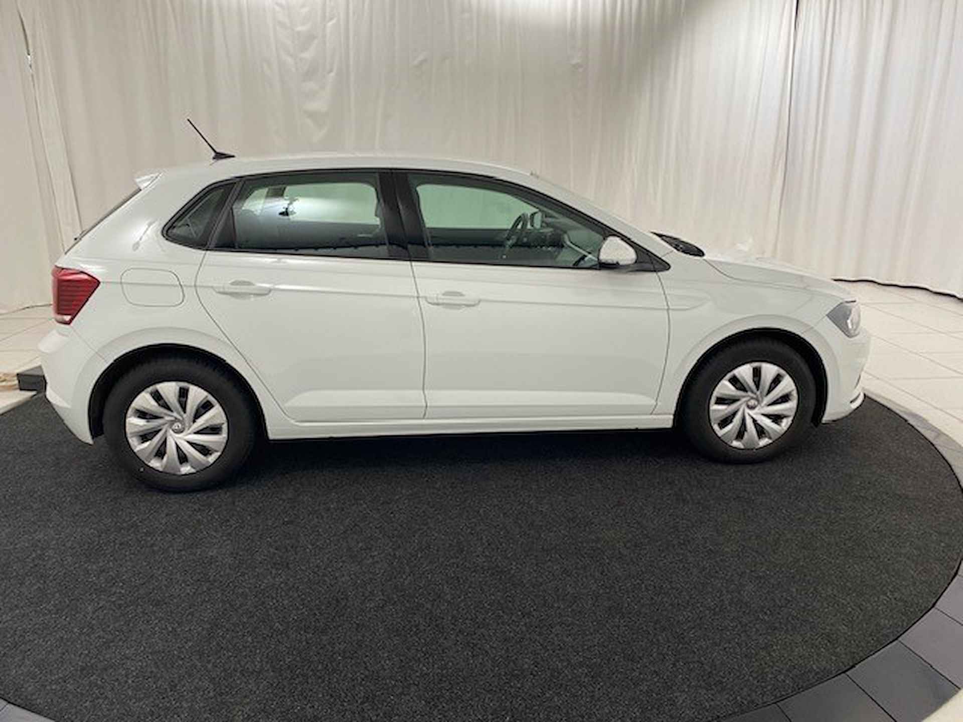 VOLKSWAGEN Polo 1.0 MPI 80pk Comfortline / Navigatie / Airconditioning  / Apple Carplay - Android Auto - 6/23