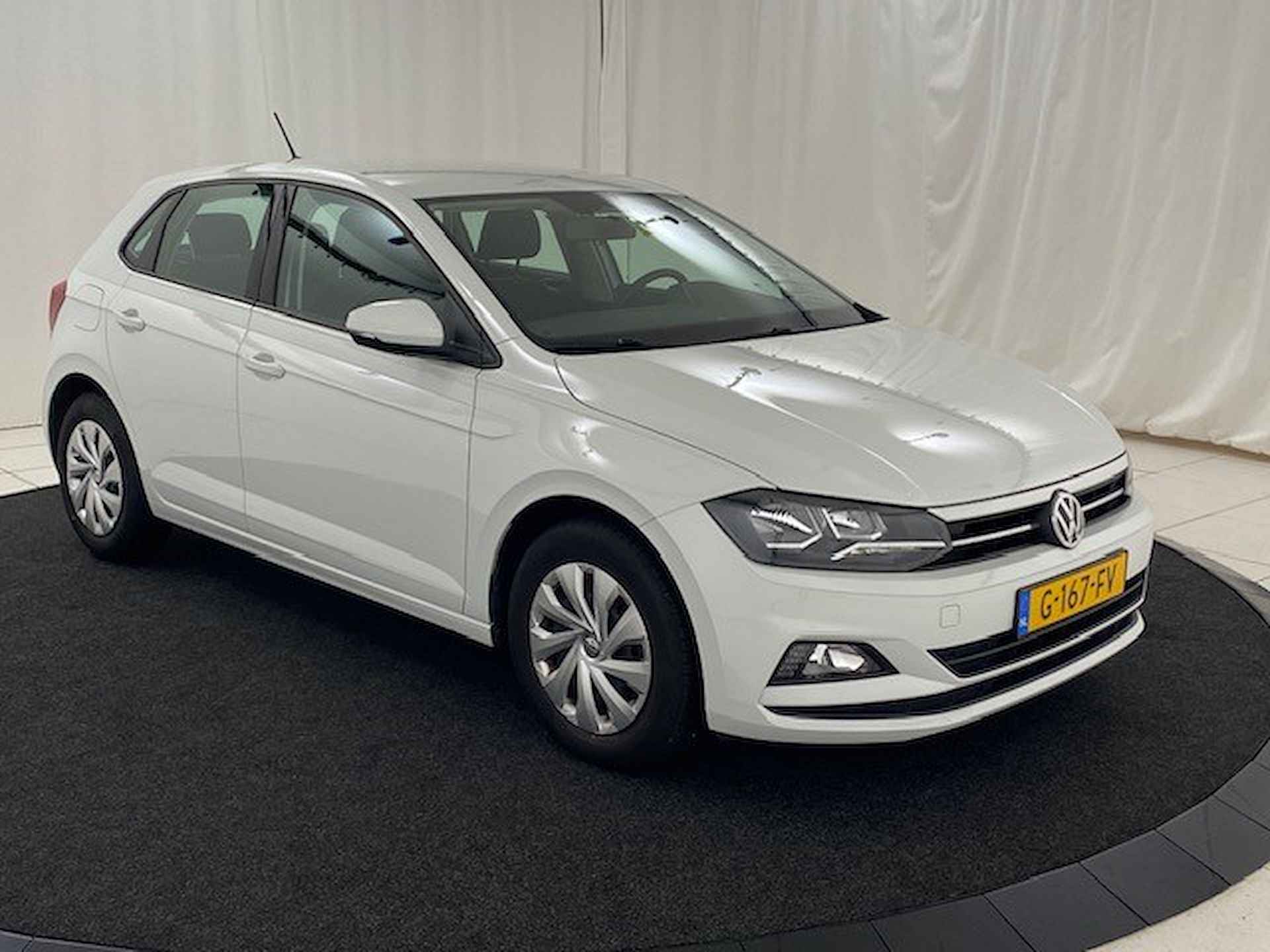 VOLKSWAGEN Polo 1.0 MPI 80pk Comfortline / Navigatie / Airconditioning  / Apple Carplay - Android Auto - 7/23