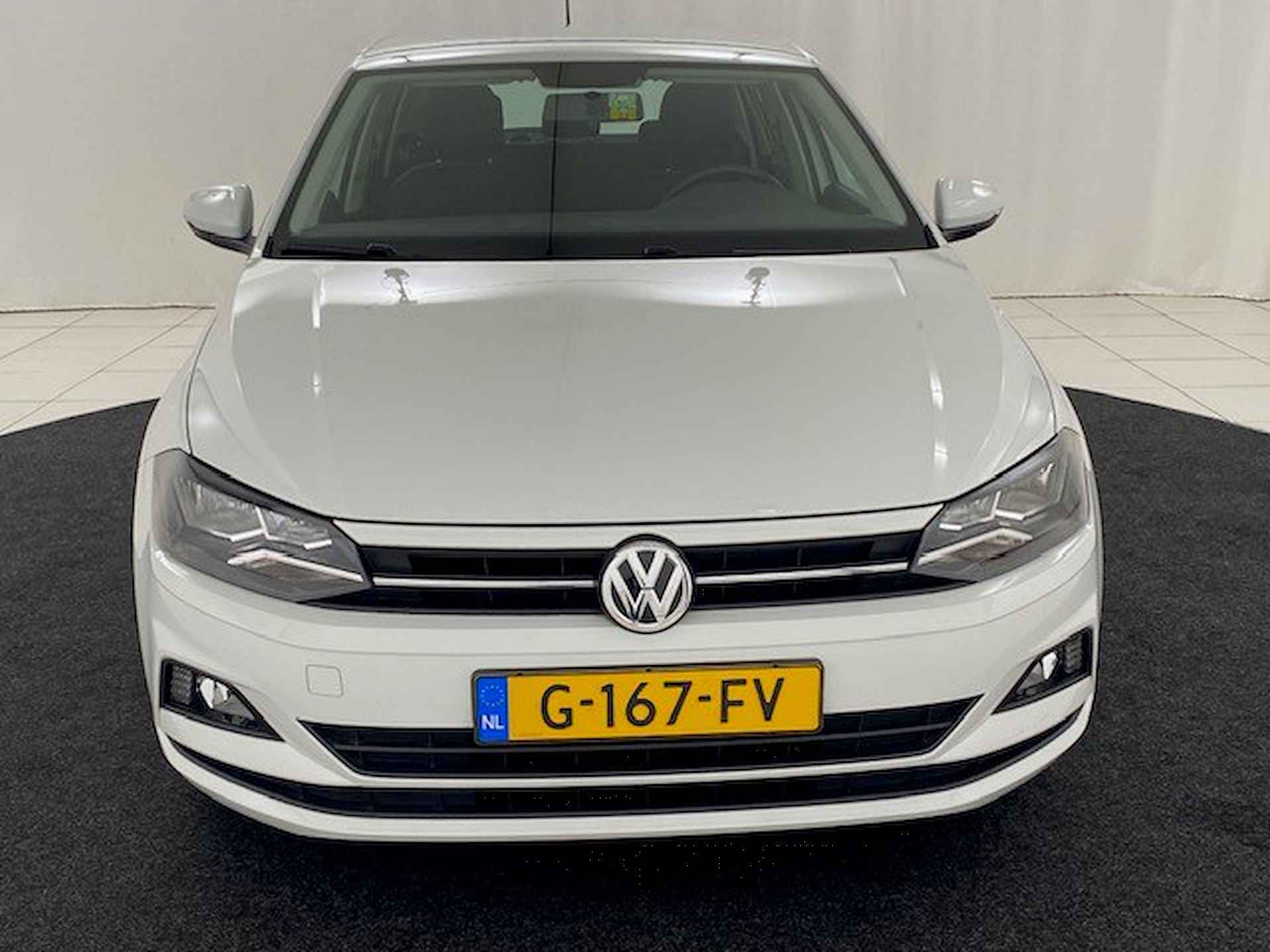 VOLKSWAGEN Polo 1.0 MPI 80pk Comfortline / Navigatie / Airconditioning  / Apple Carplay - Android Auto - 8/23