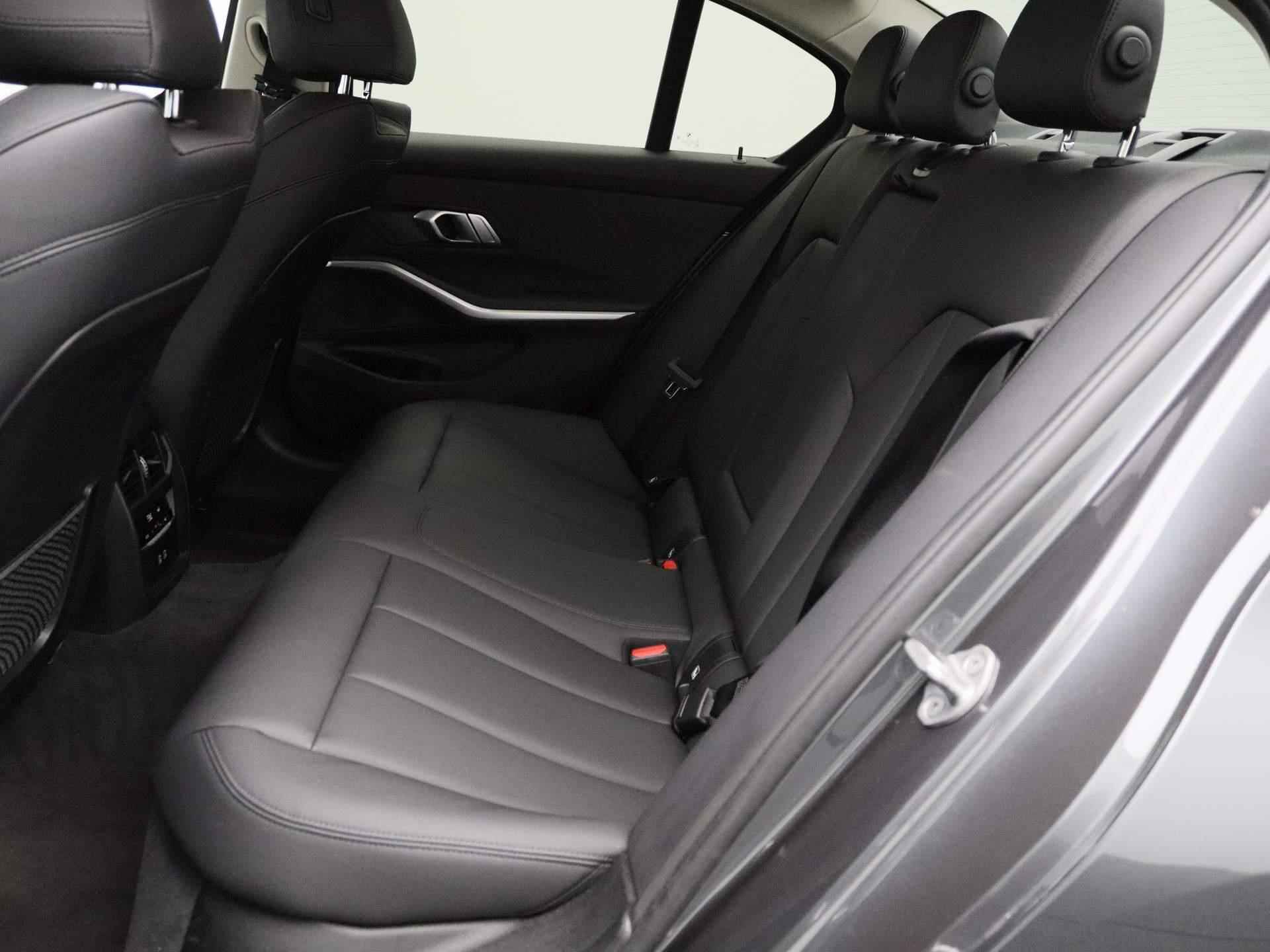 BMW 3-serie 318d Executive Automaat | Apple-Android Play | Navi | Cruise | PDC V+A | Keyless | LED | Leder | - 13/38