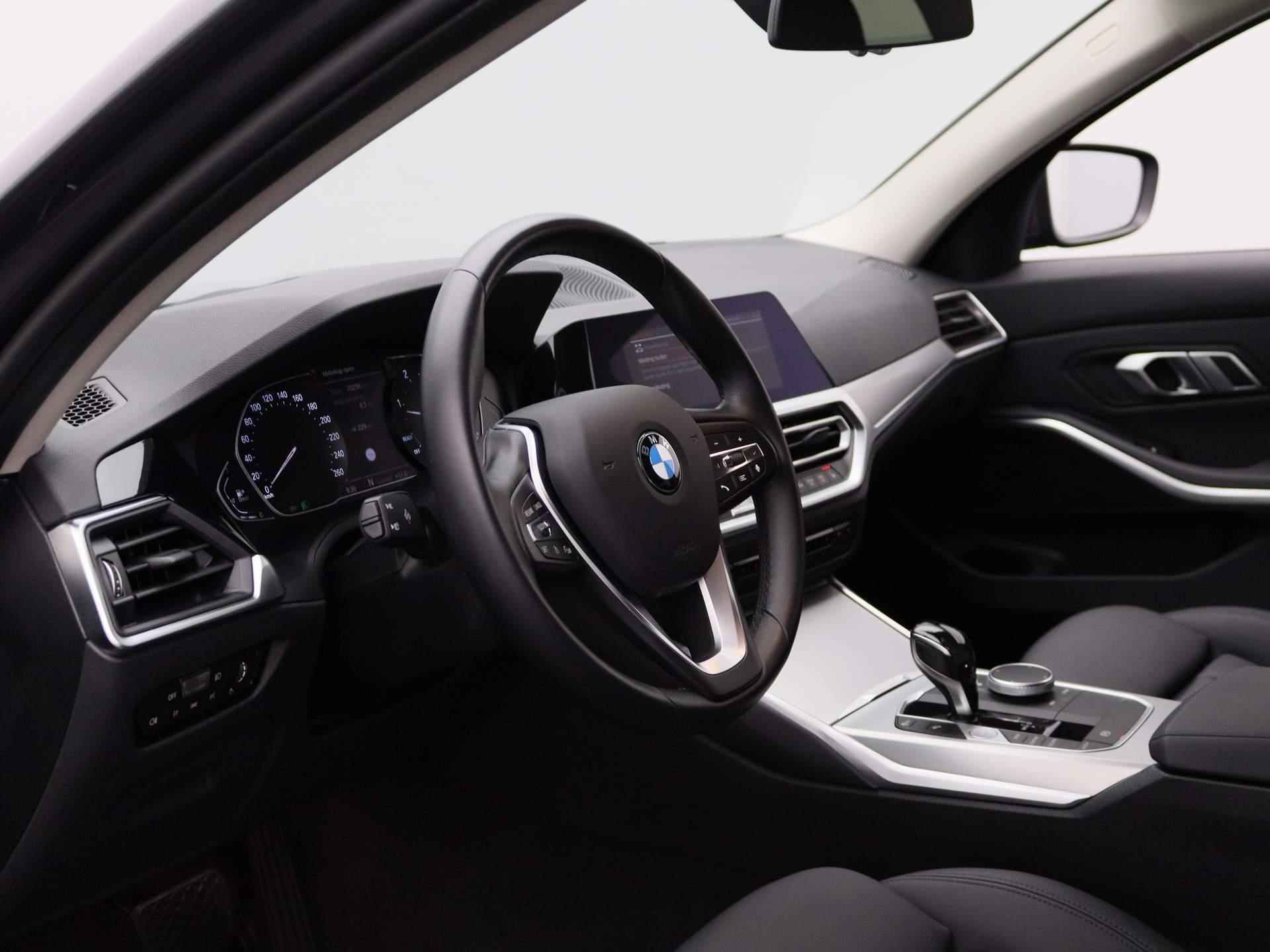 BMW 3-serie 318d Executive Automaat | Apple-Android Play | Navi | Cruise | PDC V+A | Keyless | LED | Leder | - 31/38