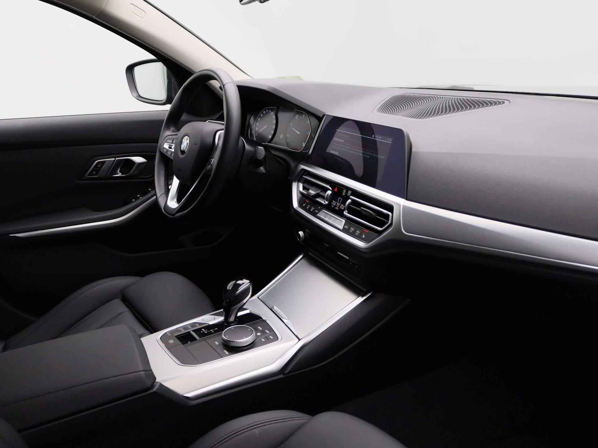BMW 3-serie 318d Executive Automaat | Apple-Android Play | Navi | Cruise | PDC V+A | Keyless | LED | Leder | - 33/38