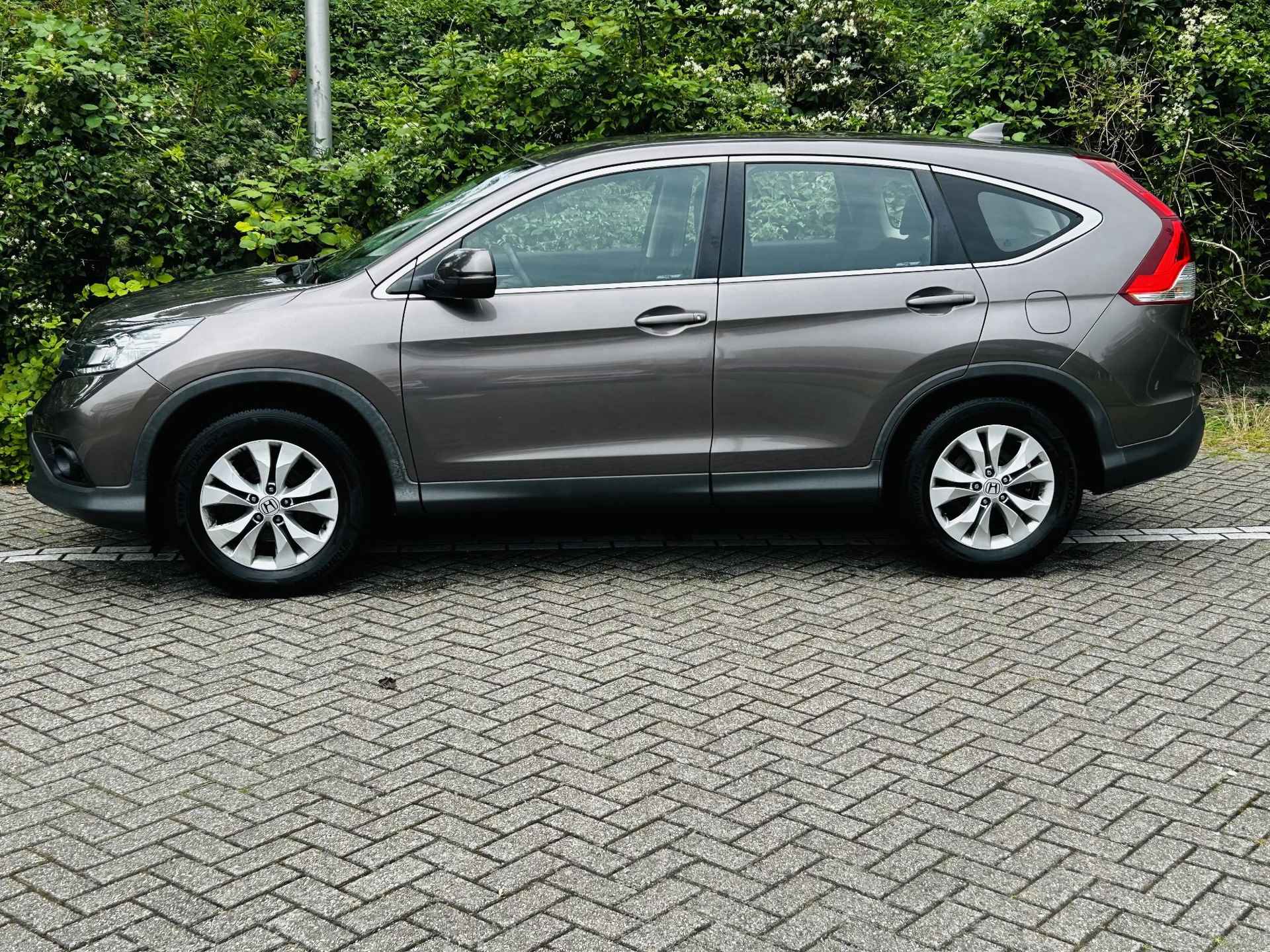 Honda CR-V 2.0 Elegance trekgewicht 1700kg , 155 pk  , navi , climate , stoelverwarming , tel , cruise , trekhaak , camera , enz - 2/26