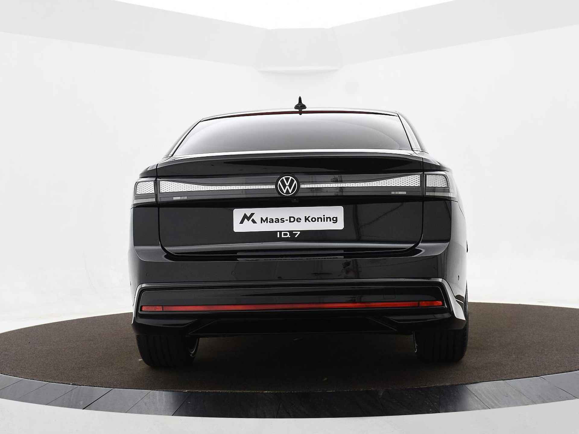 Volkswagen ID.7 Pro Business 77 kWh accu 210 kW / 286 pk electr. aandrijving · Interieur pakket plus · Warmtepomp · Oplaadkabel 230V · 20"Lichtmetalen velgen Montreal · - 14/40