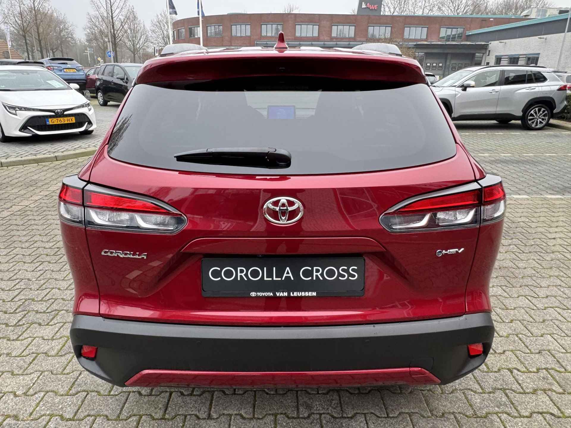 Toyota Corolla Cross HYBRID 200 STYLE NIEUW & DIRECT LEVERBAAR!!! STOELVERW NAVI BLIND-SPOT PARK-SENSOREN EL-ACHTERKLEP APPLE/ANDROID LED KEYLESS - 5/36