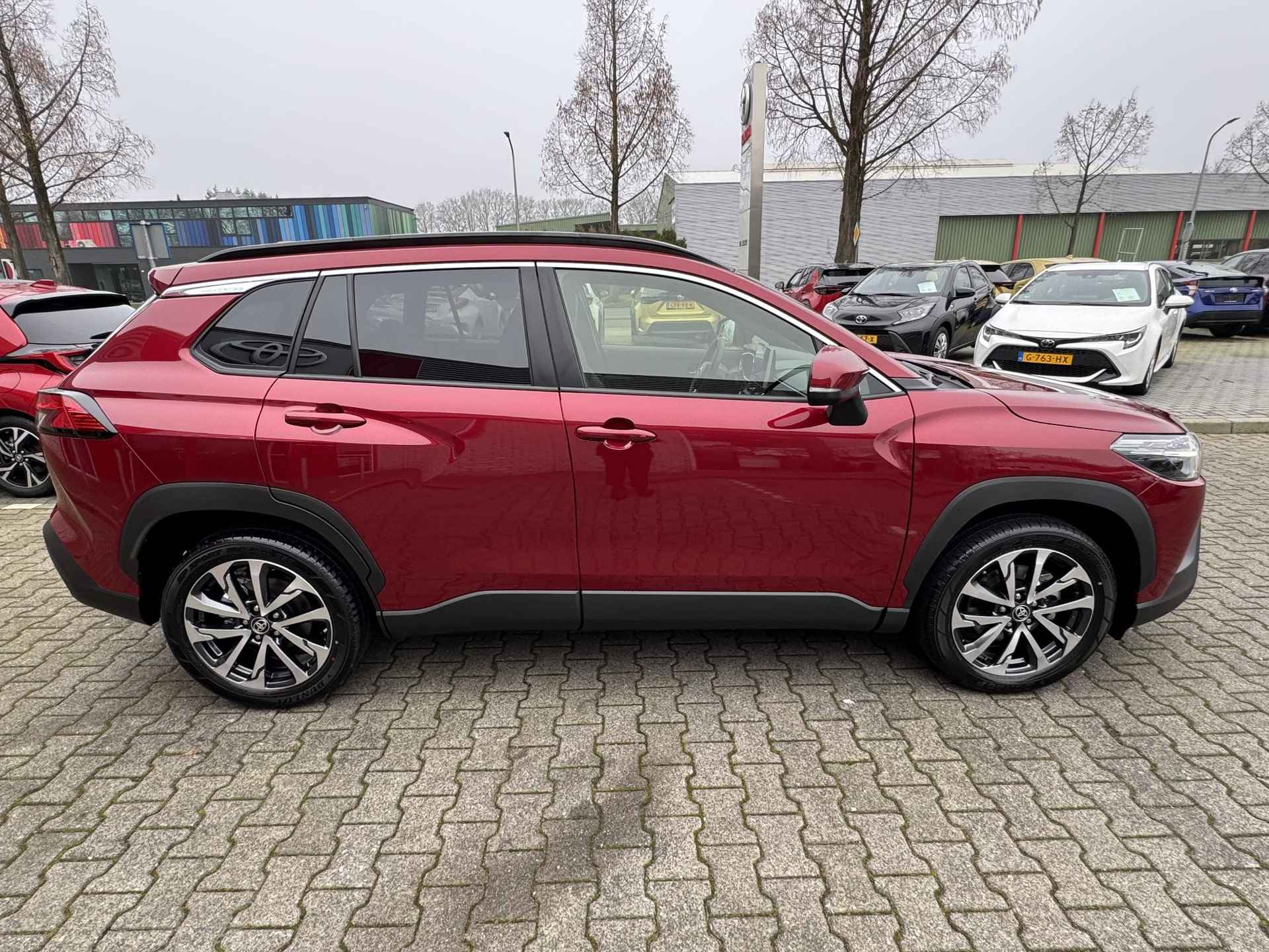 Toyota Corolla Cross HYBRID 200 STYLE NIEUW & DIRECT LEVERBAAR!!! STOELVERW NAVI BLIND-SPOT PARK-SENSOREN EL-ACHTERKLEP APPLE/ANDROID LED KEYLESS - 7/36