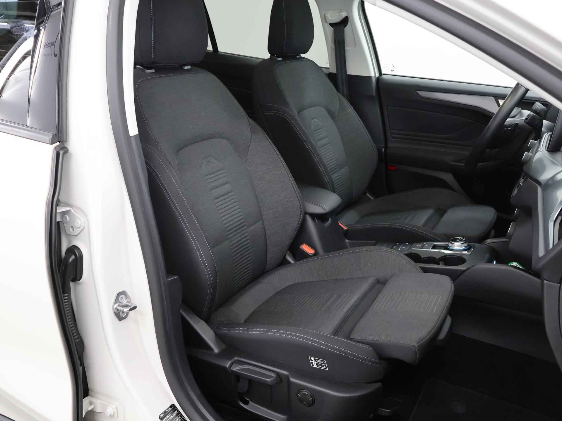 Ford Focus Wagon 1.5 EcoBoost Aut. Active Business | Panoramadak | Adaptieve LED koplampen | Adaptive Cruise Control | Elekt. Wegklapb. Trekhaak | - 11/40
