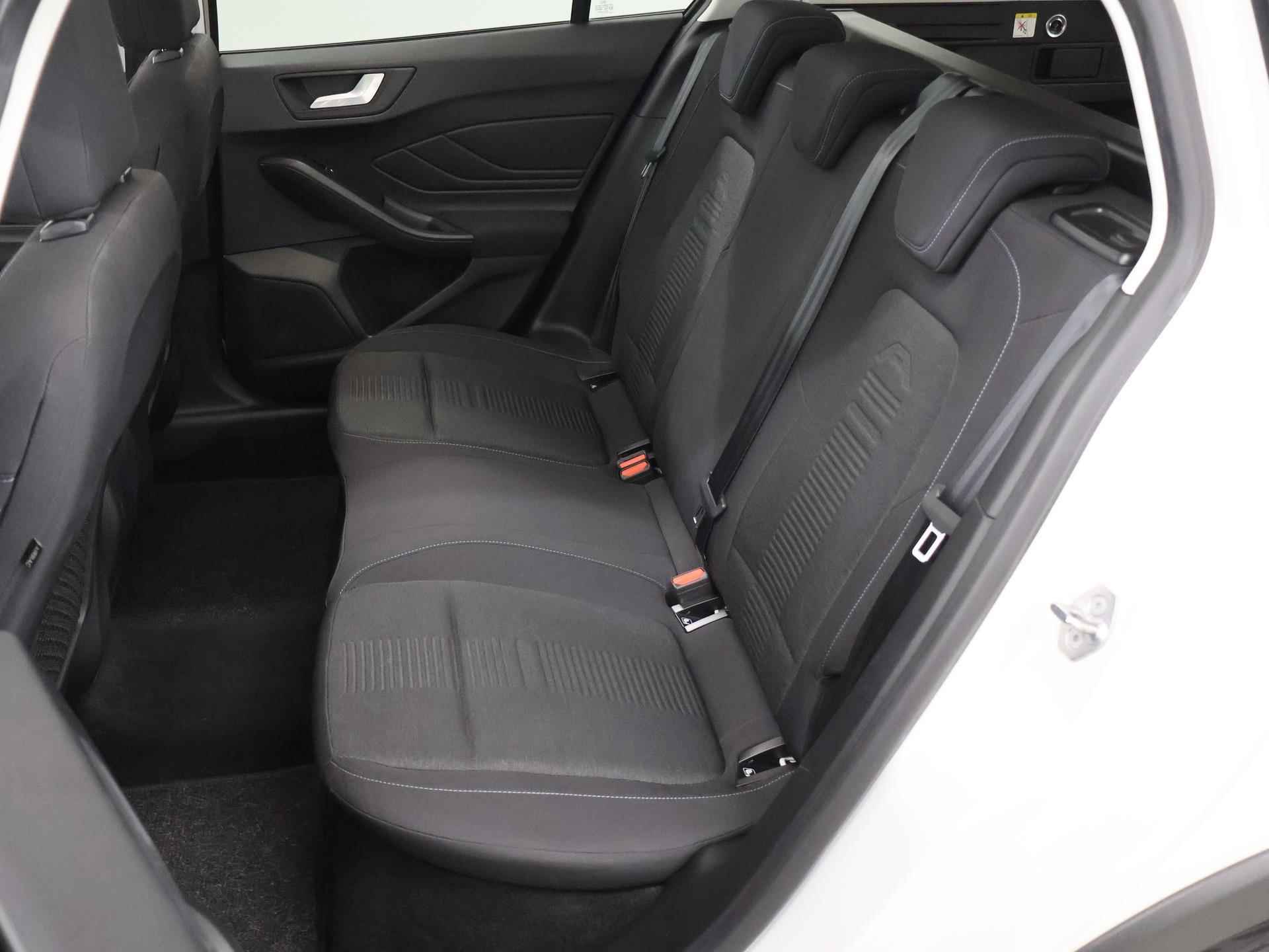 Ford Focus Wagon 1.5 EcoBoost Aut. Active Business | Panoramadak | Adaptieve LED koplampen | Adaptive Cruise Control | Elekt. Wegklapb. Trekhaak | - 12/40