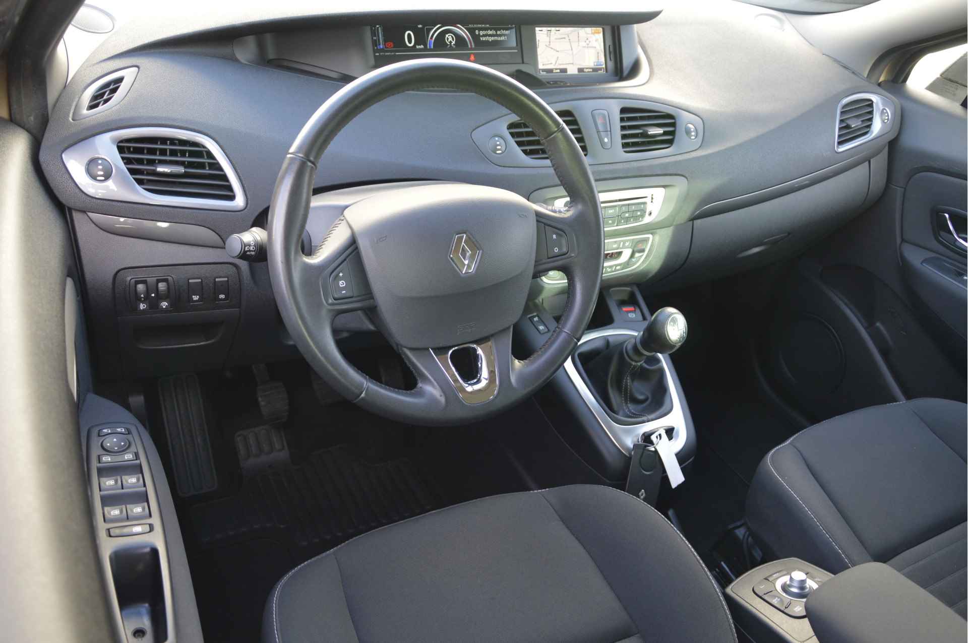 Renault Scénic Limited 1.2 TCe 116 pk | Voorstoelen verwarmd | Navi | Bluetooth | Cruise control - 7/21