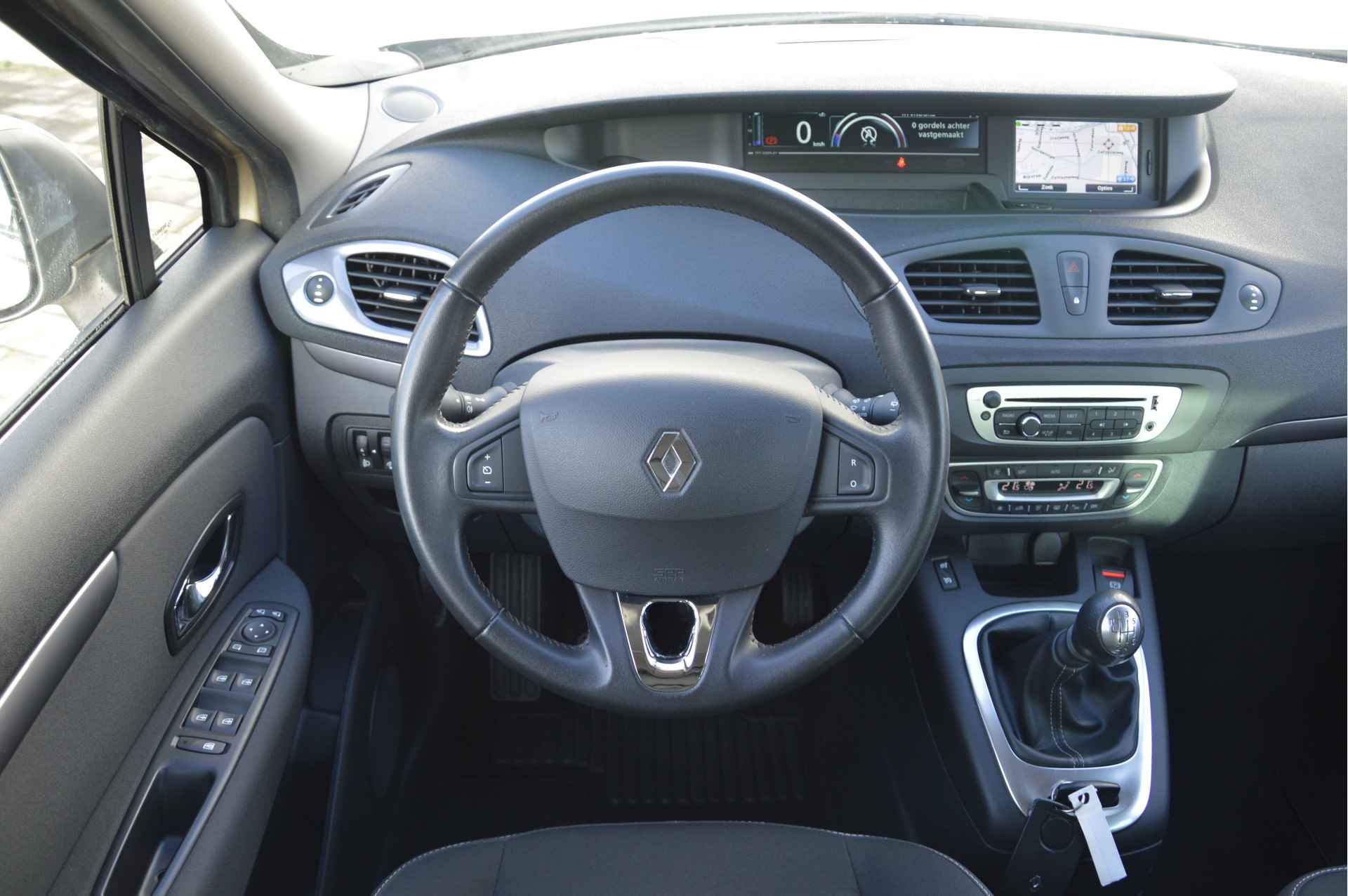 Renault Scénic Limited 1.2 TCe 116 pk | Voorstoelen verwarmd | Navi | Bluetooth | Cruise control - 14/21