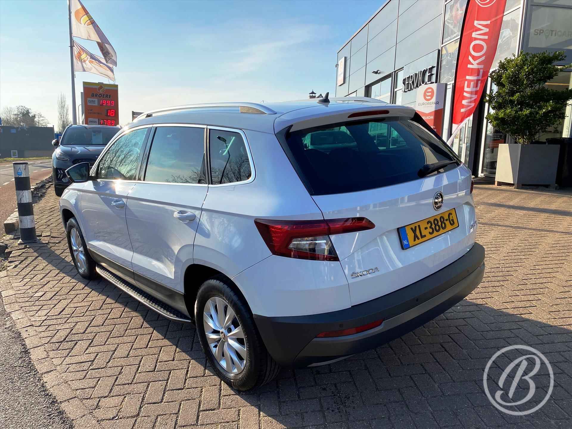 SKODA Karoq 1.0 TSi 115pk DSG-7 Clever Edition | side bars, camera, parkeersensoren voor en achter, dab, navigatie, bluetooth, apple android, 16 inch velgen - 4/56