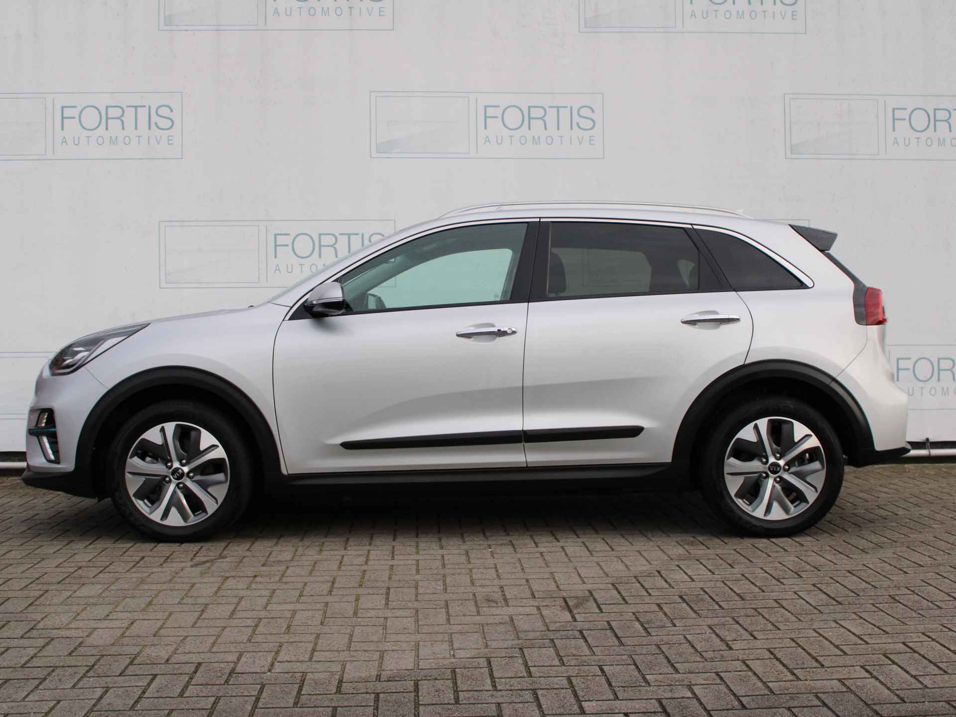 Kia e-Niro ExecutiveLine 64 kWh NL AUTO | LEDER | CAMERA | - 8/41