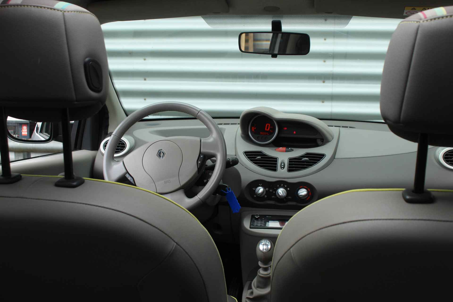 Renault Twingo 1.2 16V 75pk Dynamique Cabrio dak APK 05-2025 Lage km Stand Cruise El. Vouwdak 2 Stoelen achter CPV El. Ramen - 21/30