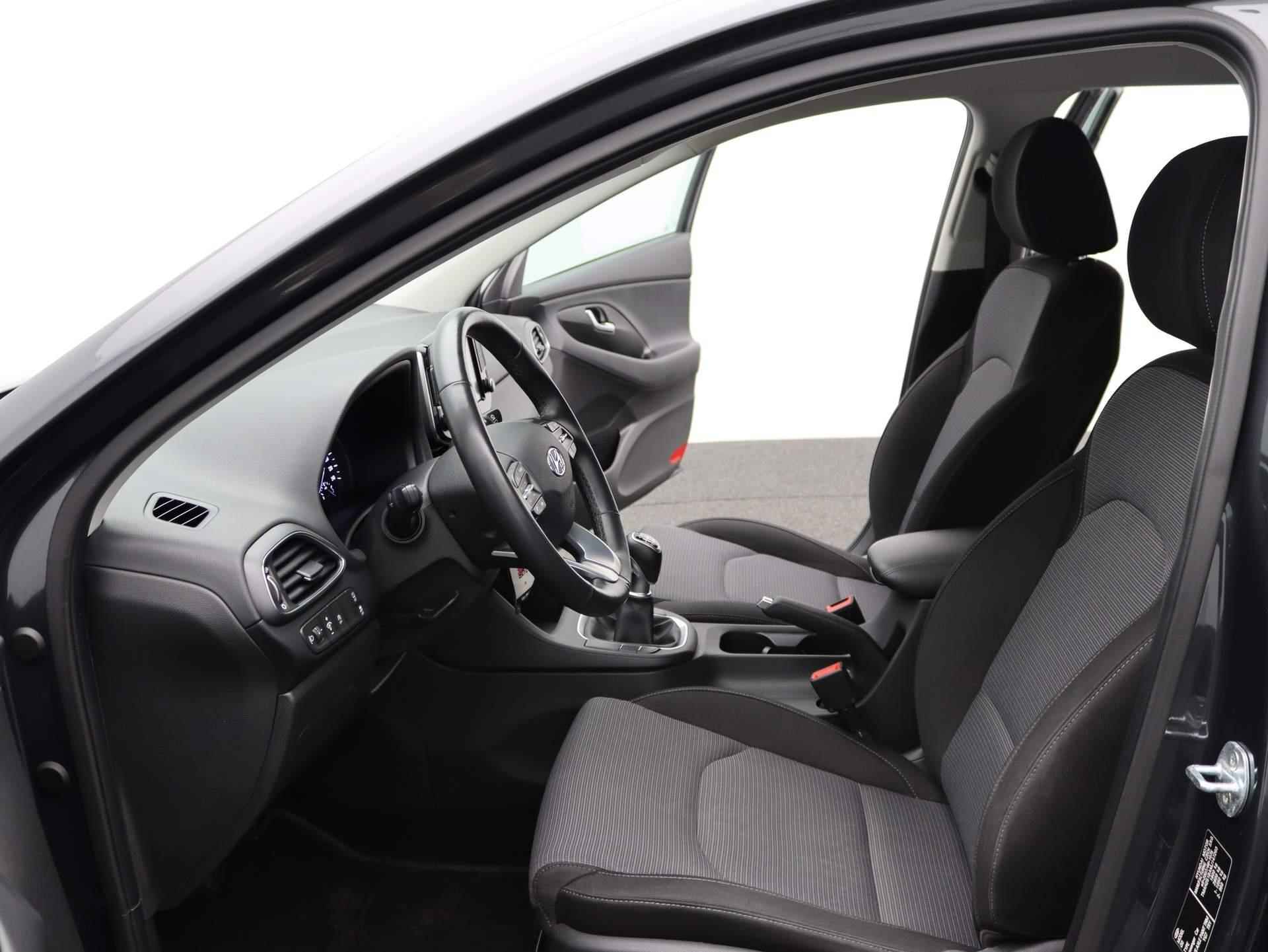 Hyundai i30 1.0 T-GDi MHEV Comfort | Carplay | Airco | Cruise Control | Parkeersensoren achter | - 11/45