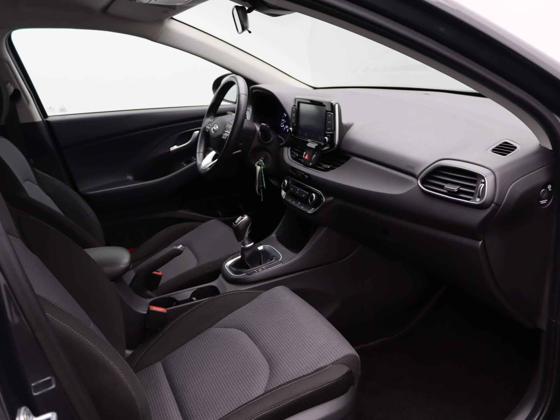 Hyundai i30 1.0 T-GDi MHEV Comfort | Carplay | Airco | Cruise Control | Parkeersensoren achter | - 26/45