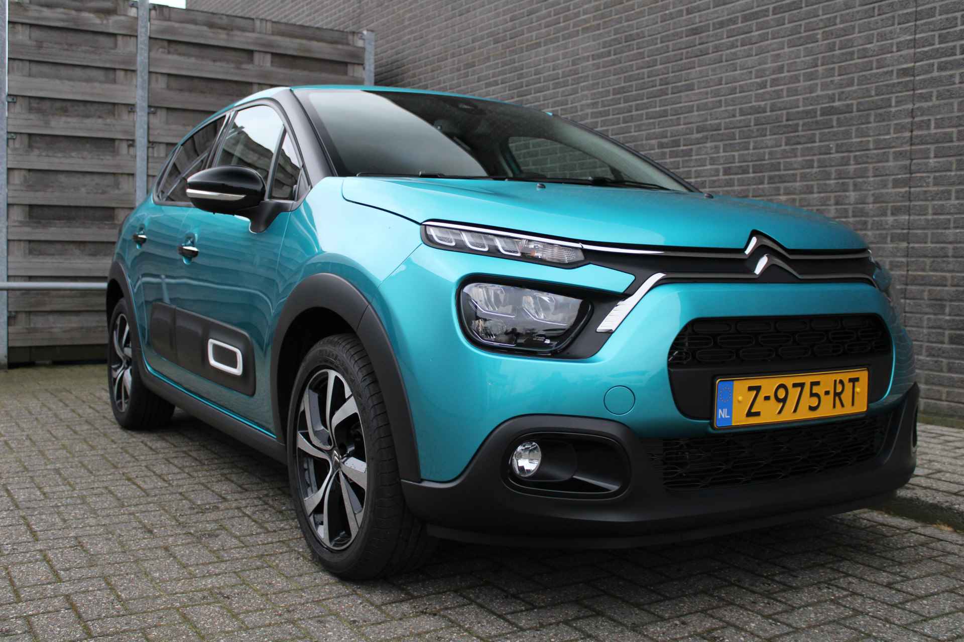 Citroën C3 1.2 PureTech Max 110 PK Cruise/Climate control, Navigatie, Camera, Apple Carplay/Android Auto, Radio/DAB, 17"LM Velgen - 33/37