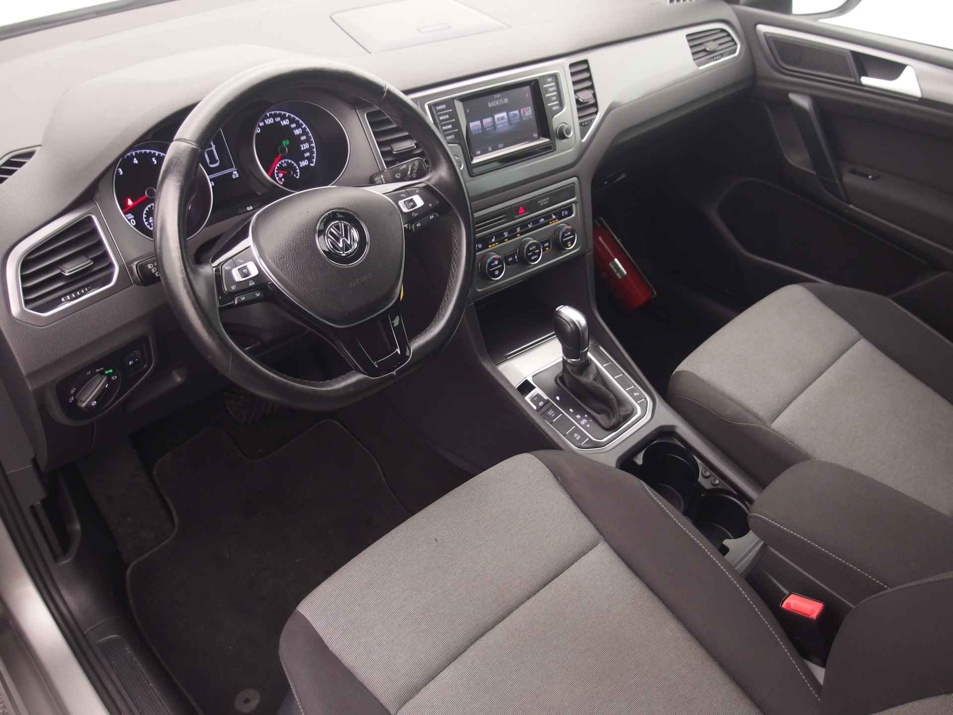 Volkswagen Golf Sportsvan 1.2 TSI Comfortline AUTOMAAT / TREKHAAK / STOELVERW / NAVI / CLIMA / PDC / BLUETOOTH / CRUISE - 10/52