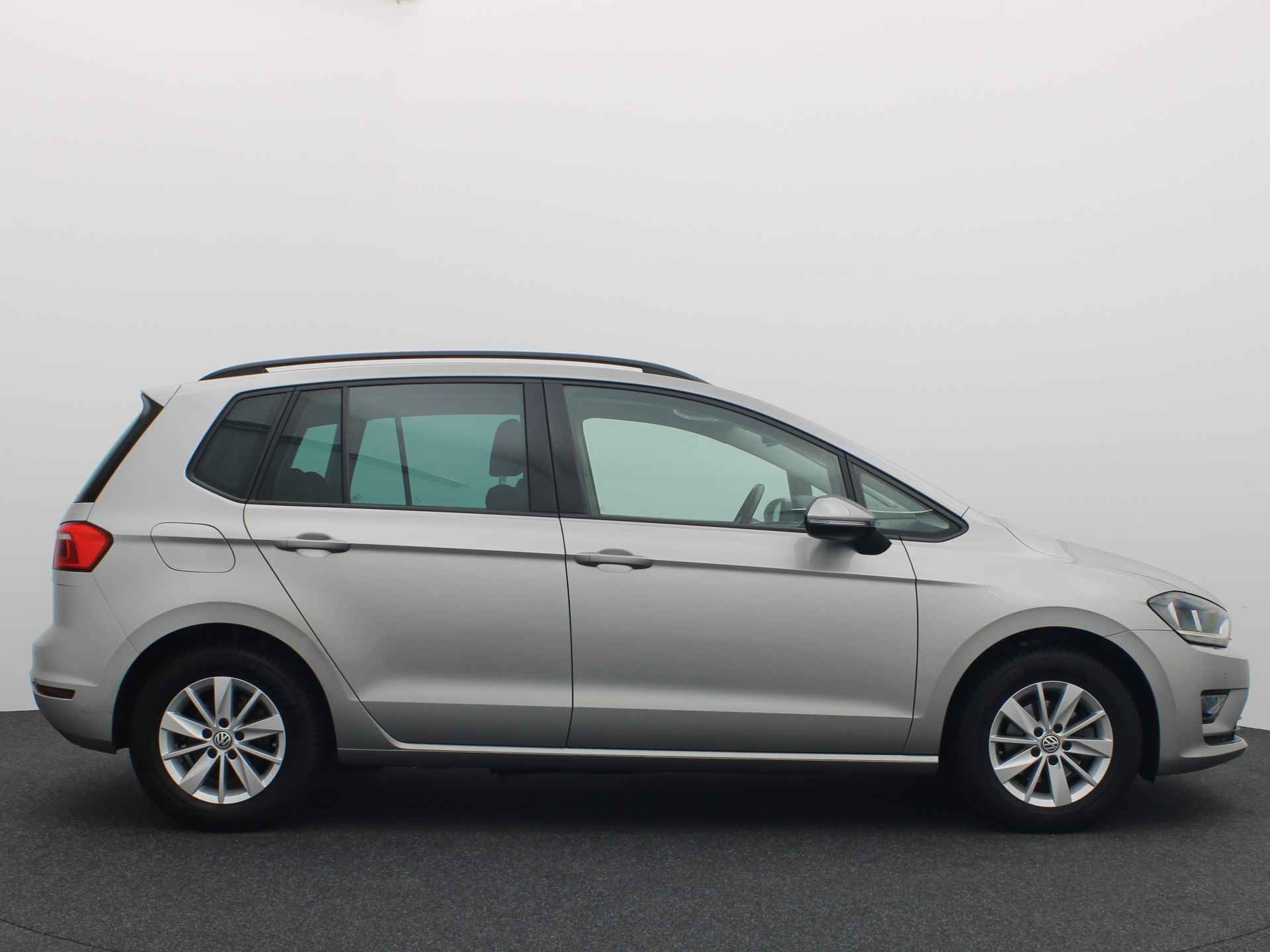 Volkswagen Golf Sportsvan 1.2 TSI Comfortline AUTOMAAT / TREKHAAK / STOELVERW / NAVI / CLIMA / PDC / BLUETOOTH / CRUISE - 18/52