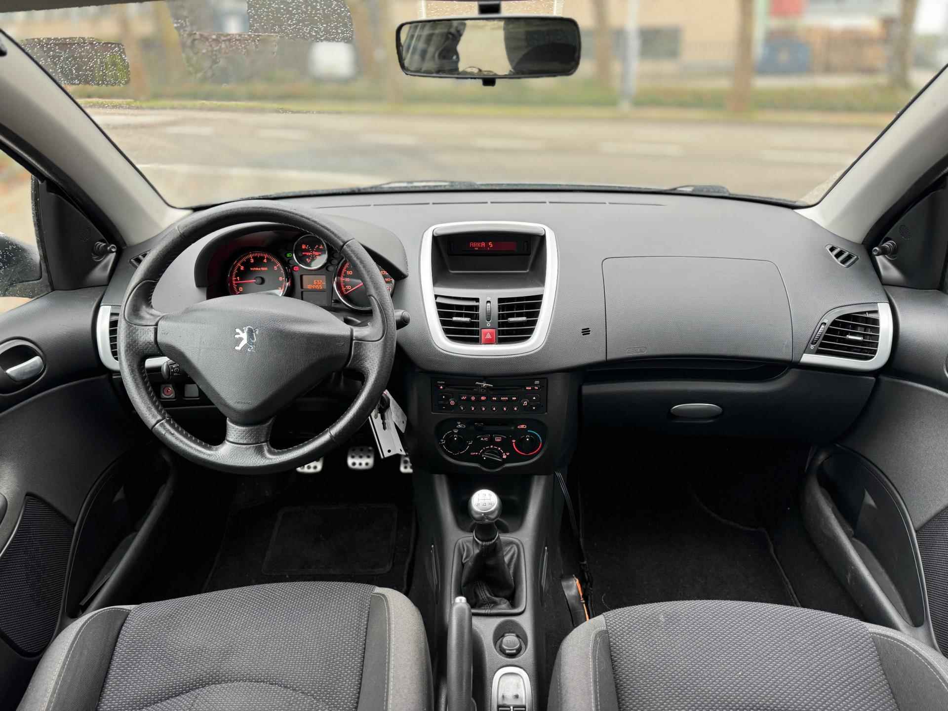 Peugeot 206 + 1.4 XS|Cruise|Parrot|DB riem VV|Nieuwe APK|2e eig|Elek.ramen|Boekjes|Topstaat - 3/35