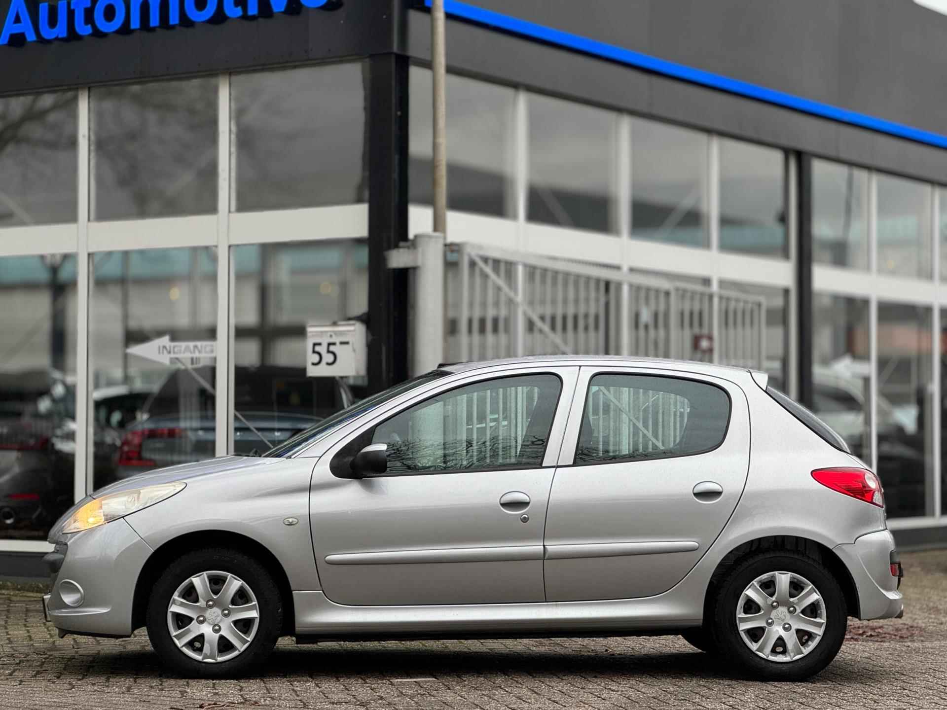 Peugeot 206 + 1.4 XS|Cruise|Parrot|DB riem VV|Nieuwe APK|2e eig|Elek.ramen|Boekjes|Topstaat - 5/35