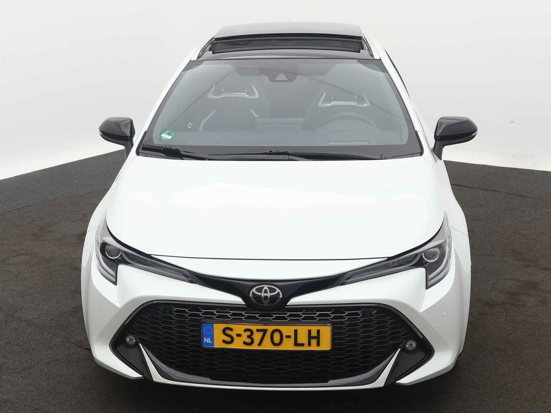 Toyota Corolla Touring Sports 2.0 Hybrid GR-Sport Plus | Panoramadak | Dodehoek Ass. | Stoelverwarming | Draadloze telefoonlader | JBL | Half leder | - 28/48