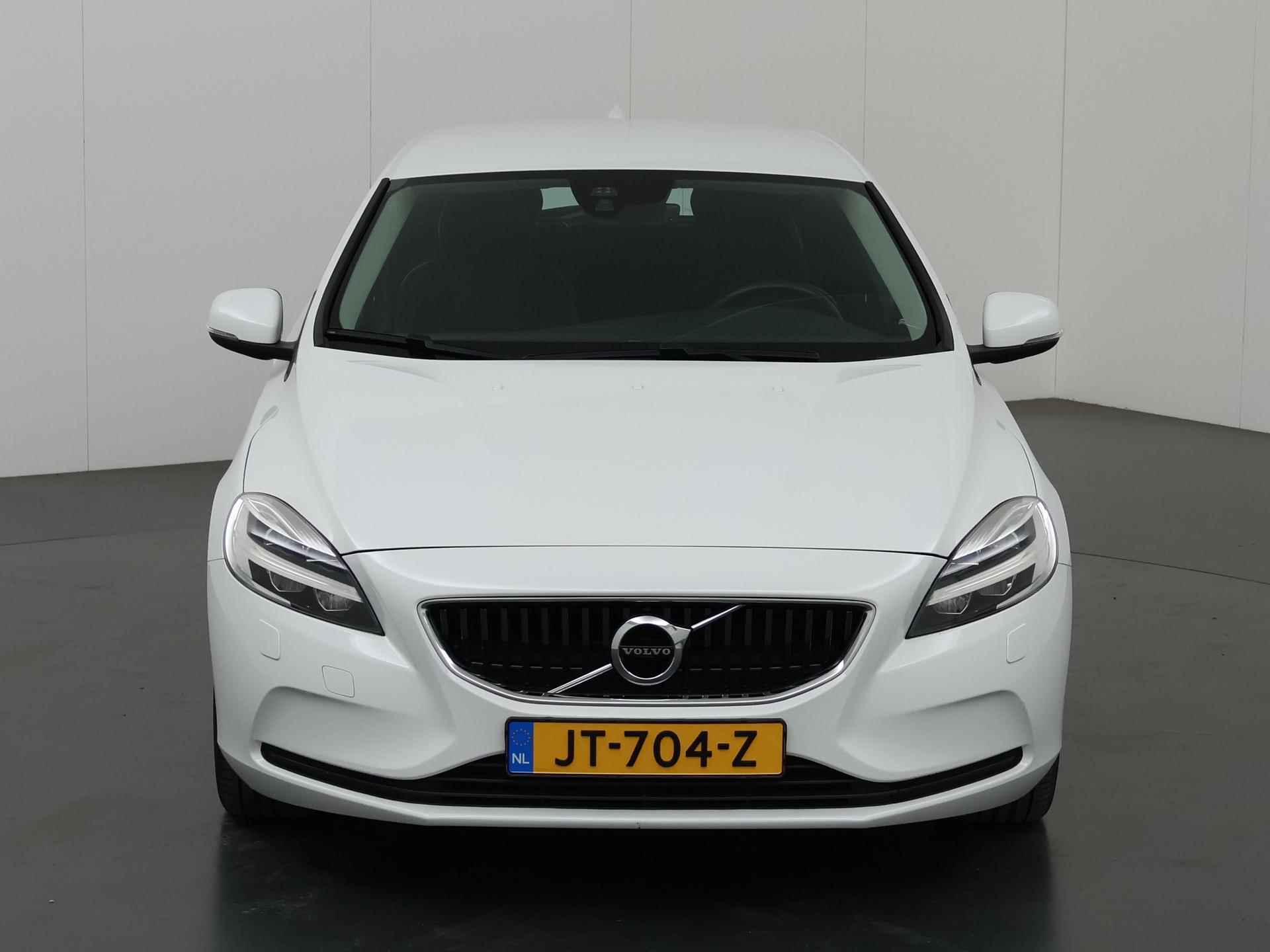 Volvo V40 2.0 T2 Momentum | Navigatie | Led Koplampen | Stoelverwarming | Climate Control| Parkeersensoren | - 4/37