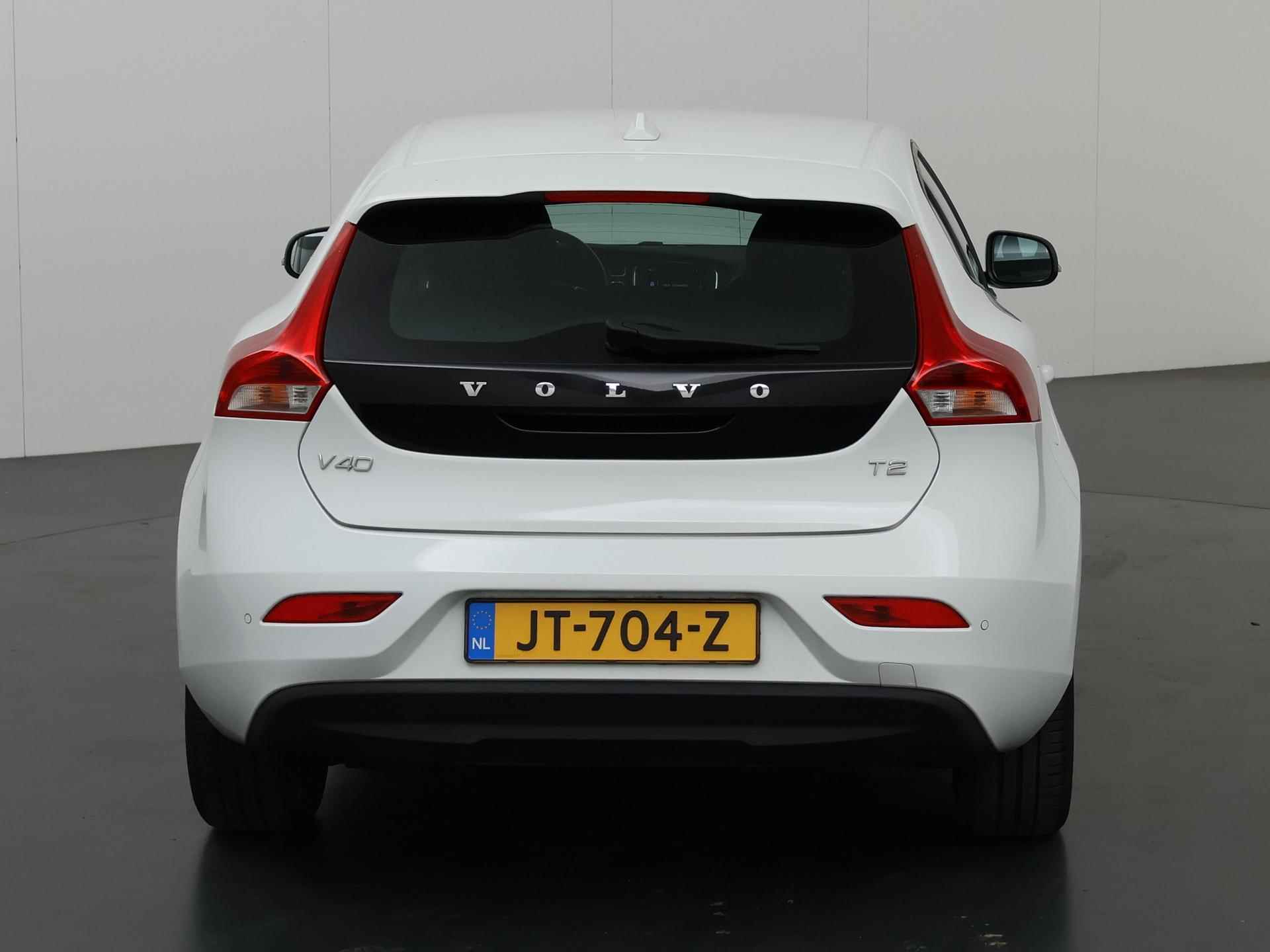 Volvo V40 2.0 T2 Momentum | Navigatie | Led Koplampen | Stoelverwarming | Climate Control| Parkeersensoren | - 5/37