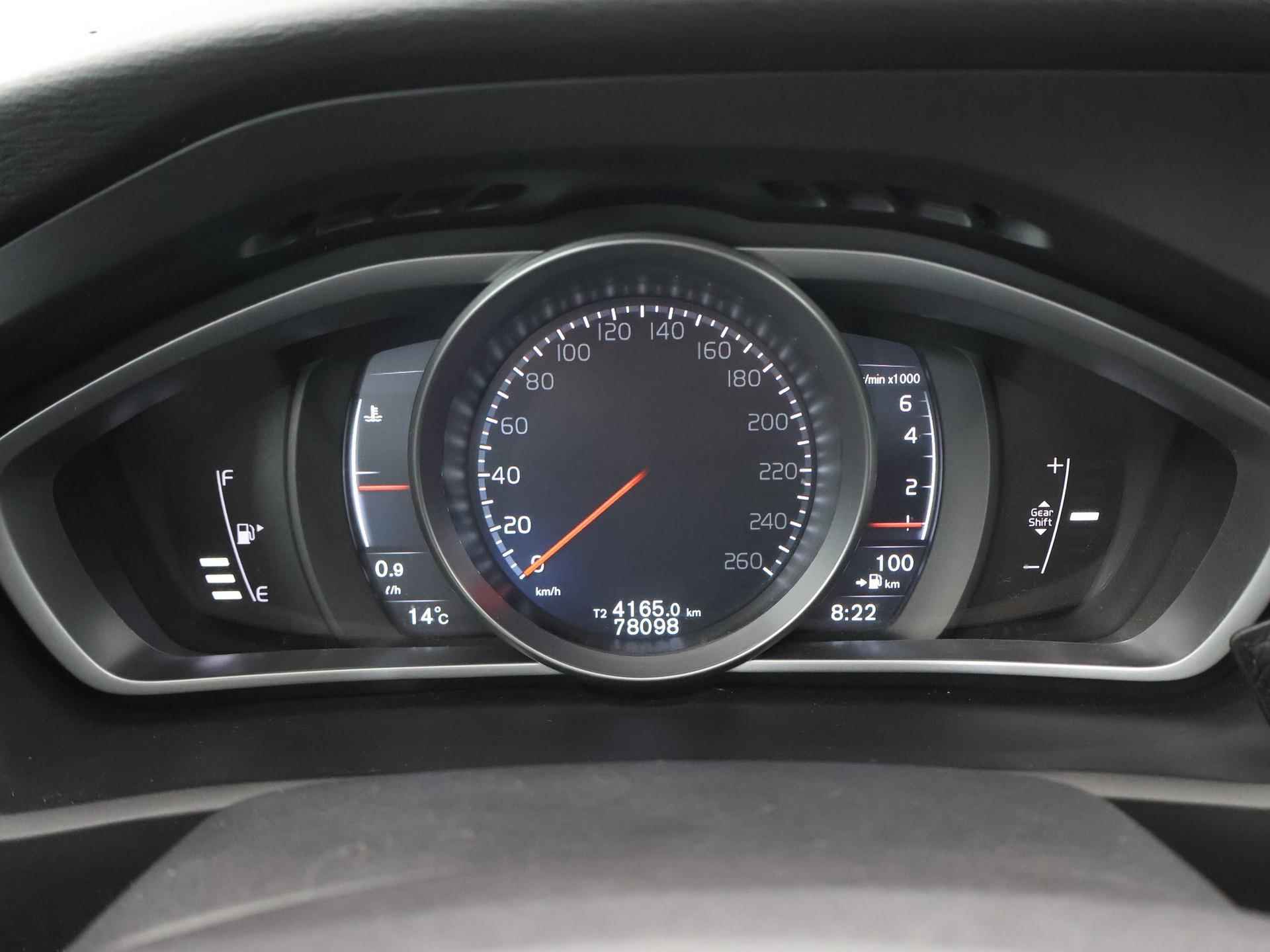 Volvo V40 2.0 T2 Momentum | Navigatie | Led Koplampen | Stoelverwarming | Climate Control| Parkeersensoren | - 13/37