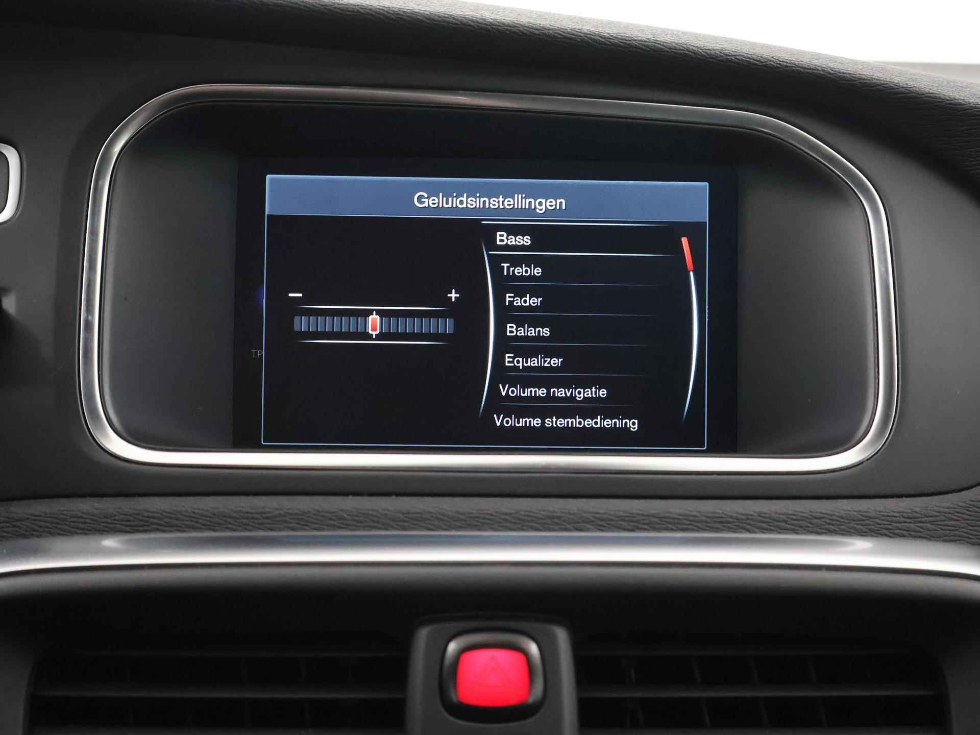 Volvo V40 2.0 T2 Momentum | Navigatie | Led Koplampen | Stoelverwarming | Climate Control| Parkeersensoren | - 18/37