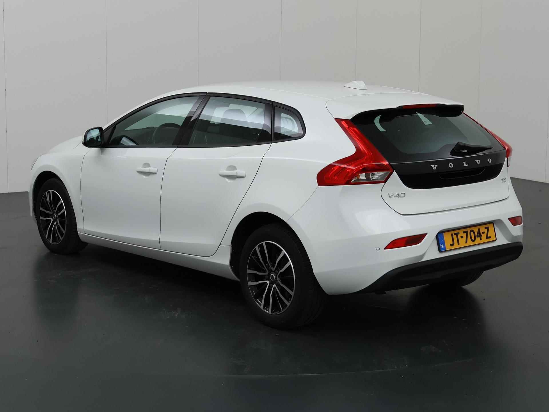 Volvo V40 2.0 T2 Momentum | Navigatie | Led Koplampen | Stoelverwarming | Climate Control| Parkeersensoren | - 23/37