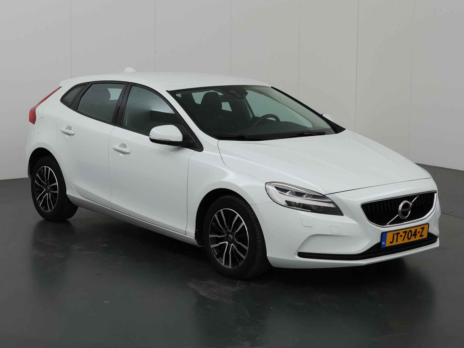 Volvo V40 2.0 T2 Momentum | Navigatie | Led Koplampen | Stoelverwarming | Climate Control| Parkeersensoren | - 24/37