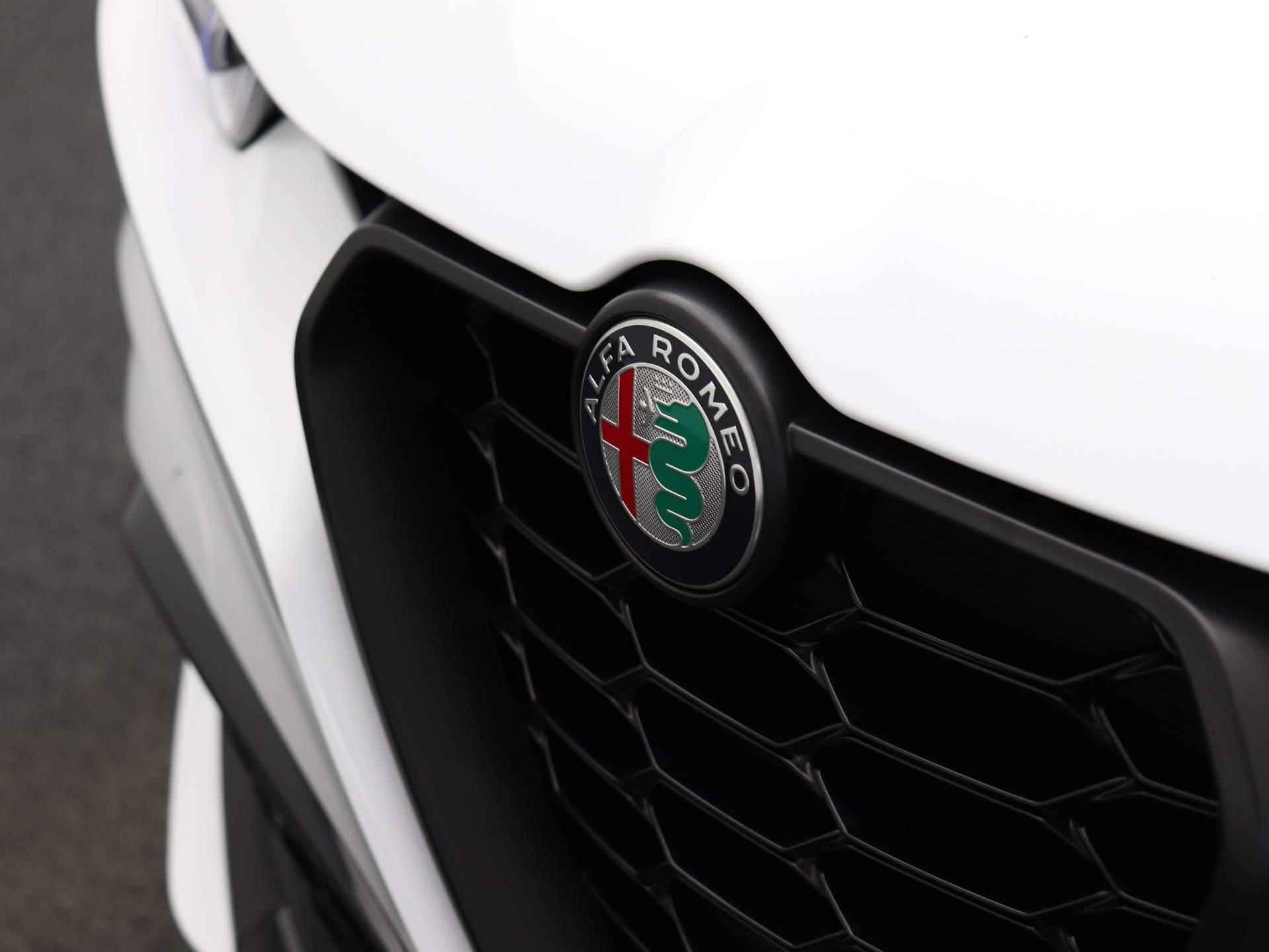 Alfa Romeo Tonale 1.5T Hybrid Sprint | Navi | ECC | PDC | LMV | LED | - 40/40