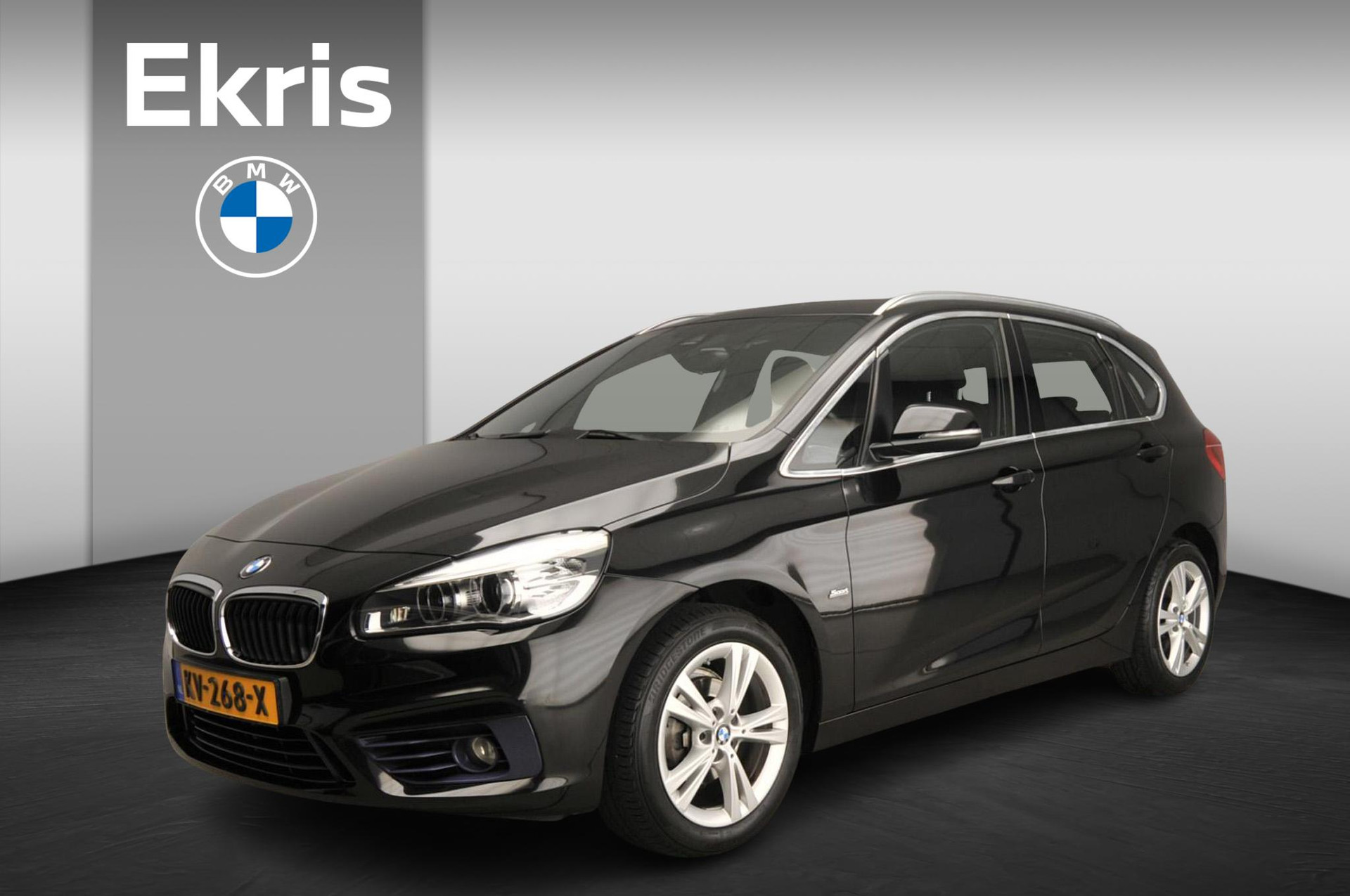 BMW 2-Serie Active Tourer 216i | LED | Navigatie | Sportstoelen | Trekhaak | Chrome line | PDC | Alu 17 inch