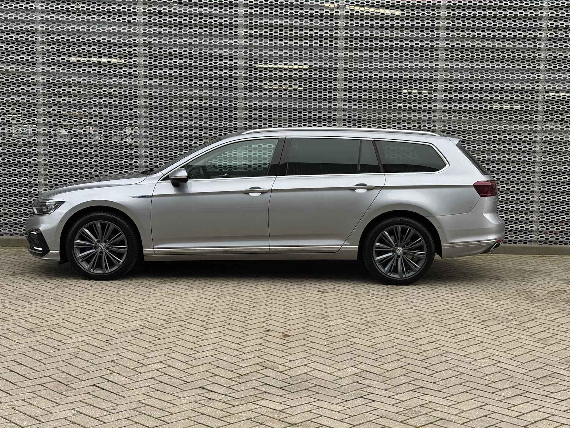 Volkswagen Passat Variant 1.4 TSI PHEV 218PK DSG GTE Business / 18" LMV / LED / Half Leder-Alcantara Bekleding / Stoelverwarming - 5/28