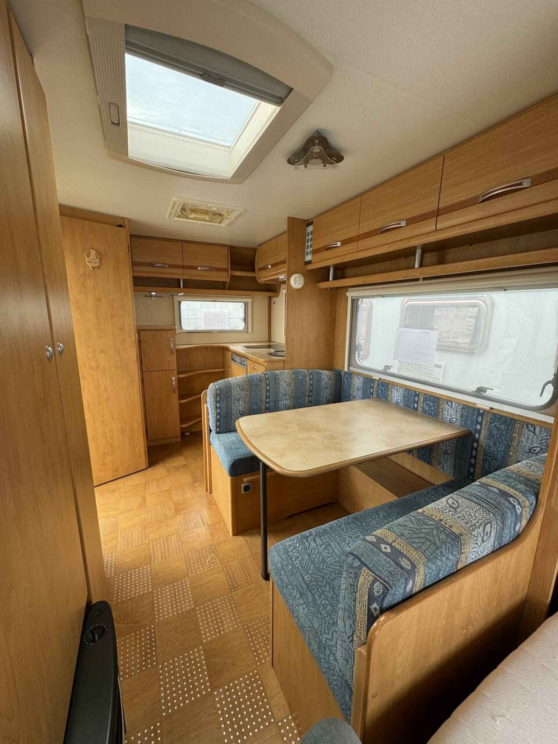 CARAVELAIR 455 AMBIANCE ISABELLA VOORTENT + DWARSBED - 9/12